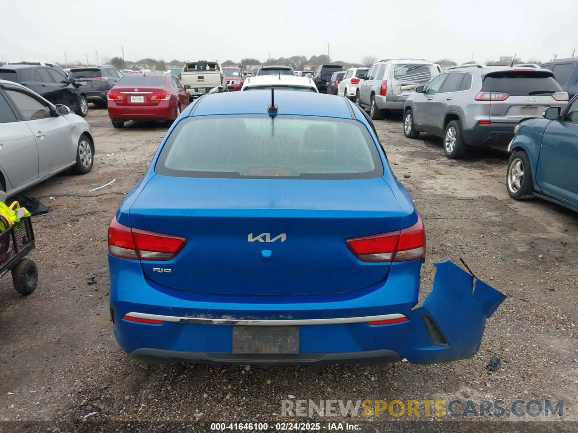 16 fotografías del automóvil dañado 3KPA24AD0NE458613 KIA RIO 2022