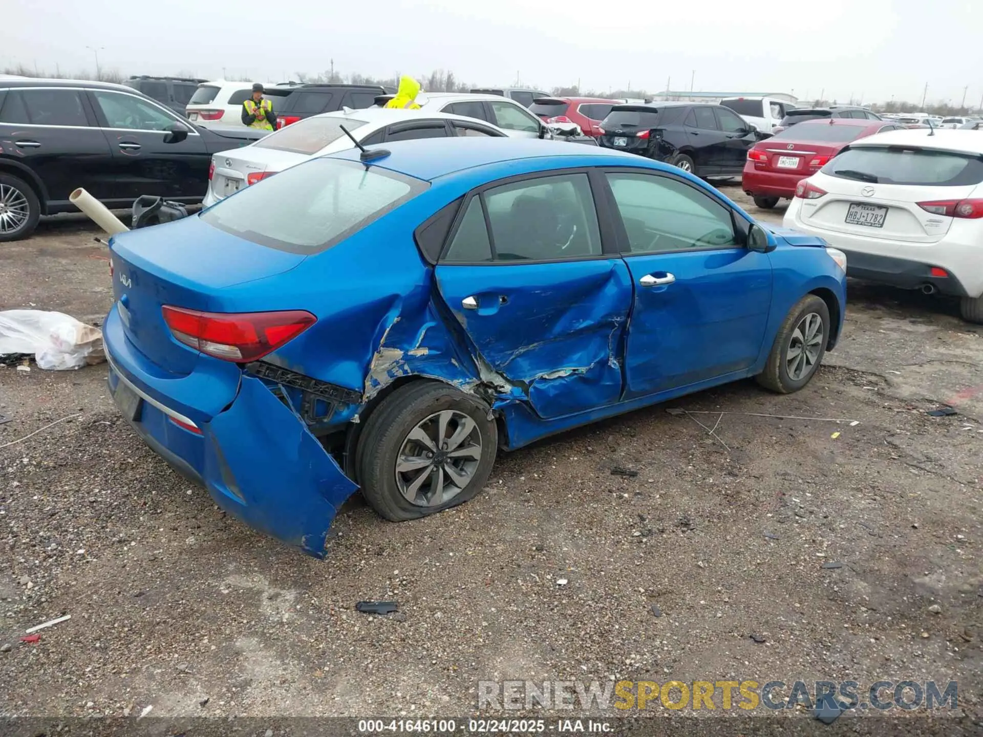 4 fotografías del automóvil dañado 3KPA24AD0NE458613 KIA RIO 2022