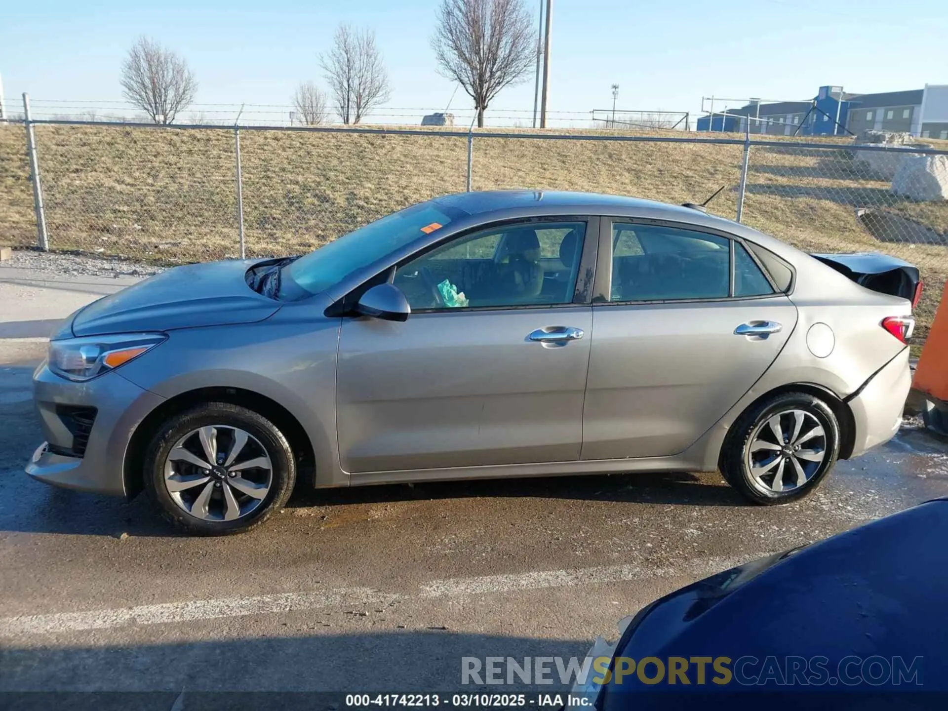 14 fotografías del automóvil dañado 3KPA24AD2NE431557 KIA RIO 2022