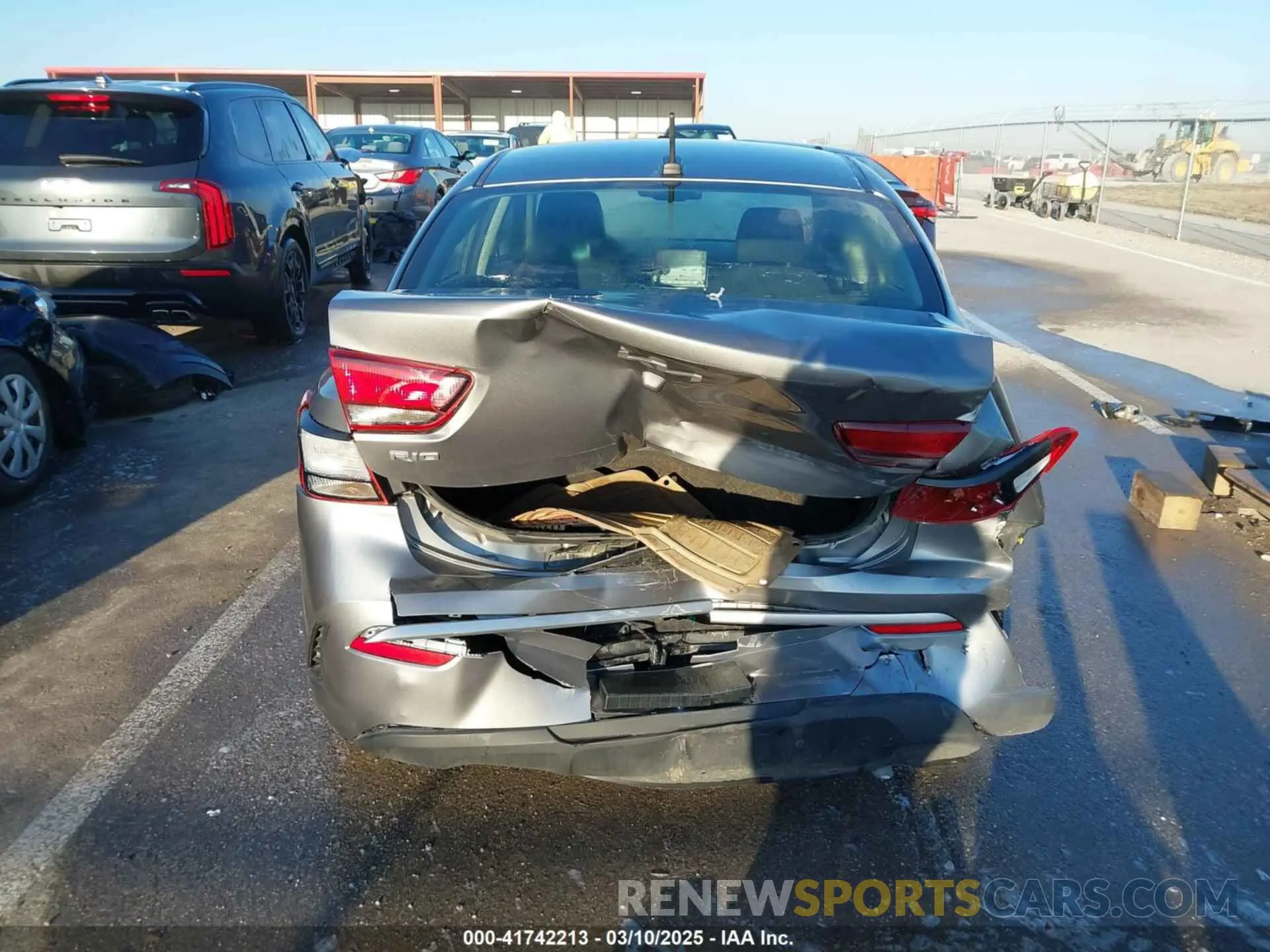 16 fotografías del automóvil dañado 3KPA24AD2NE431557 KIA RIO 2022
