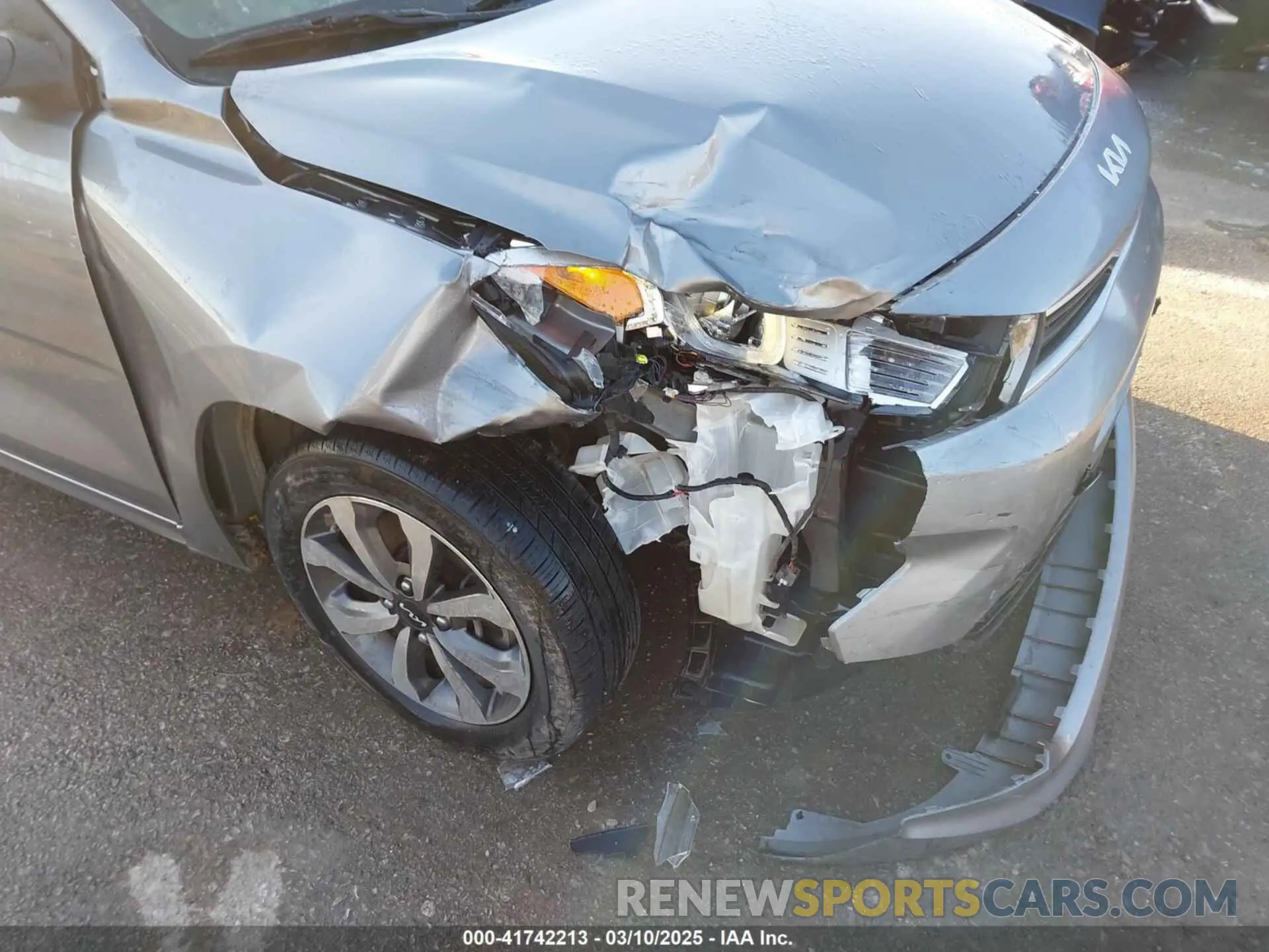 17 fotografías del automóvil dañado 3KPA24AD2NE431557 KIA RIO 2022