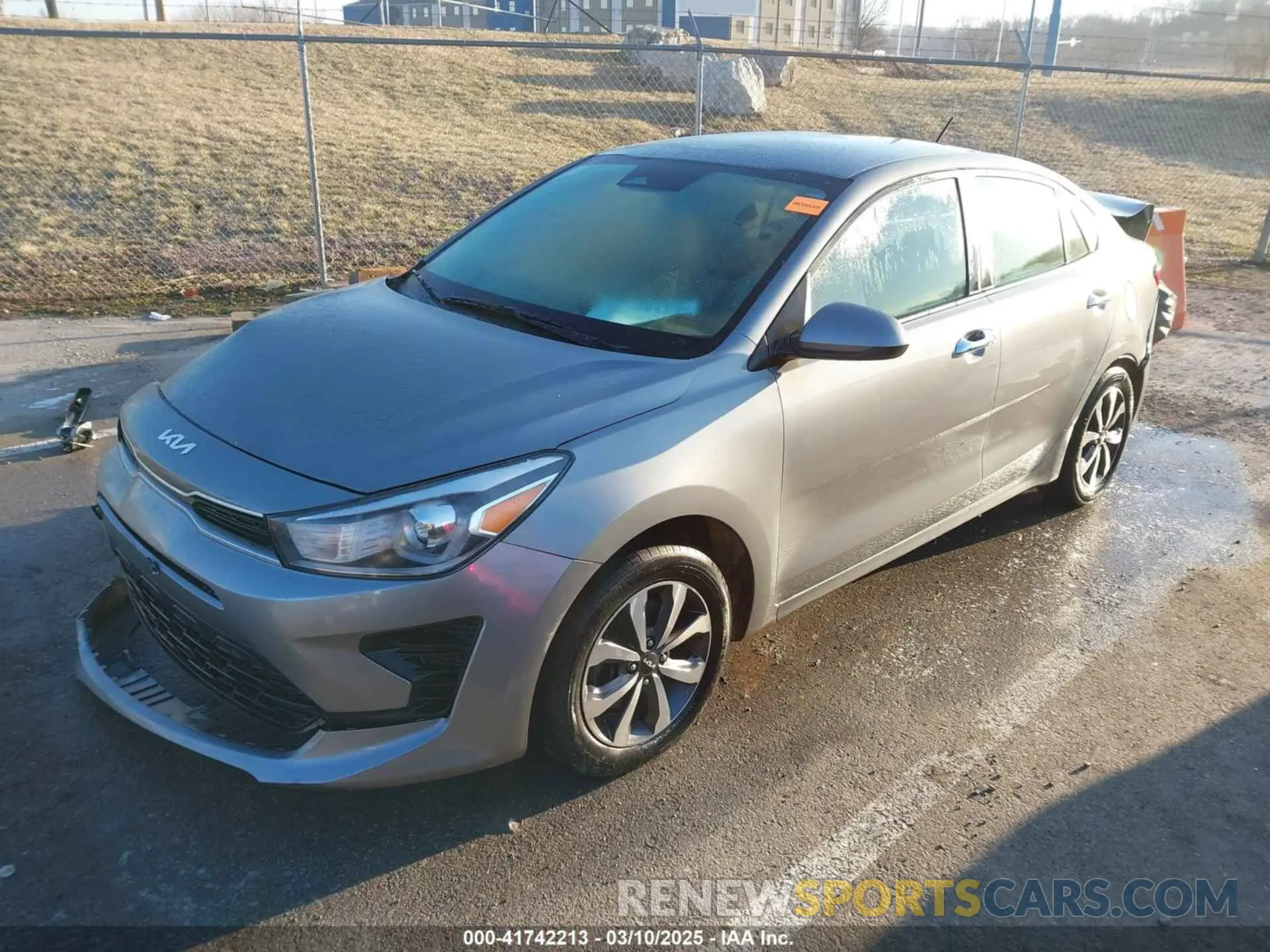 2 fotografías del automóvil dañado 3KPA24AD2NE431557 KIA RIO 2022