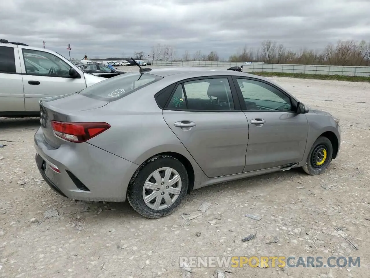 3 fotografías del automóvil dañado 3KPA24AD3NE440008 KIA RIO 2022