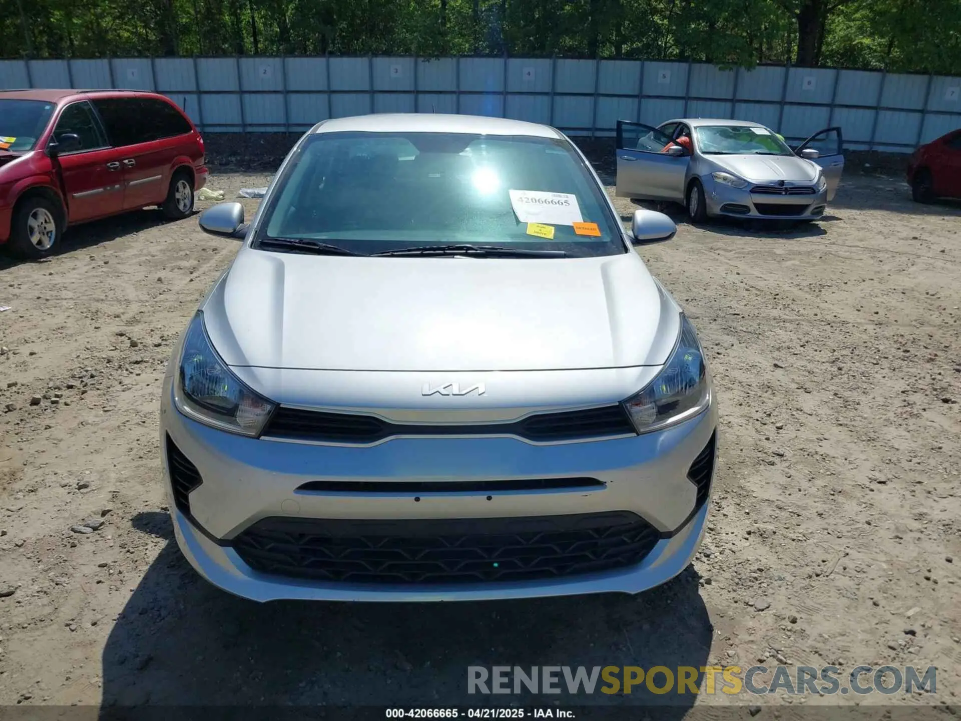 12 fotografías del automóvil dañado 3KPA24AD3NE487913 KIA RIO 2022