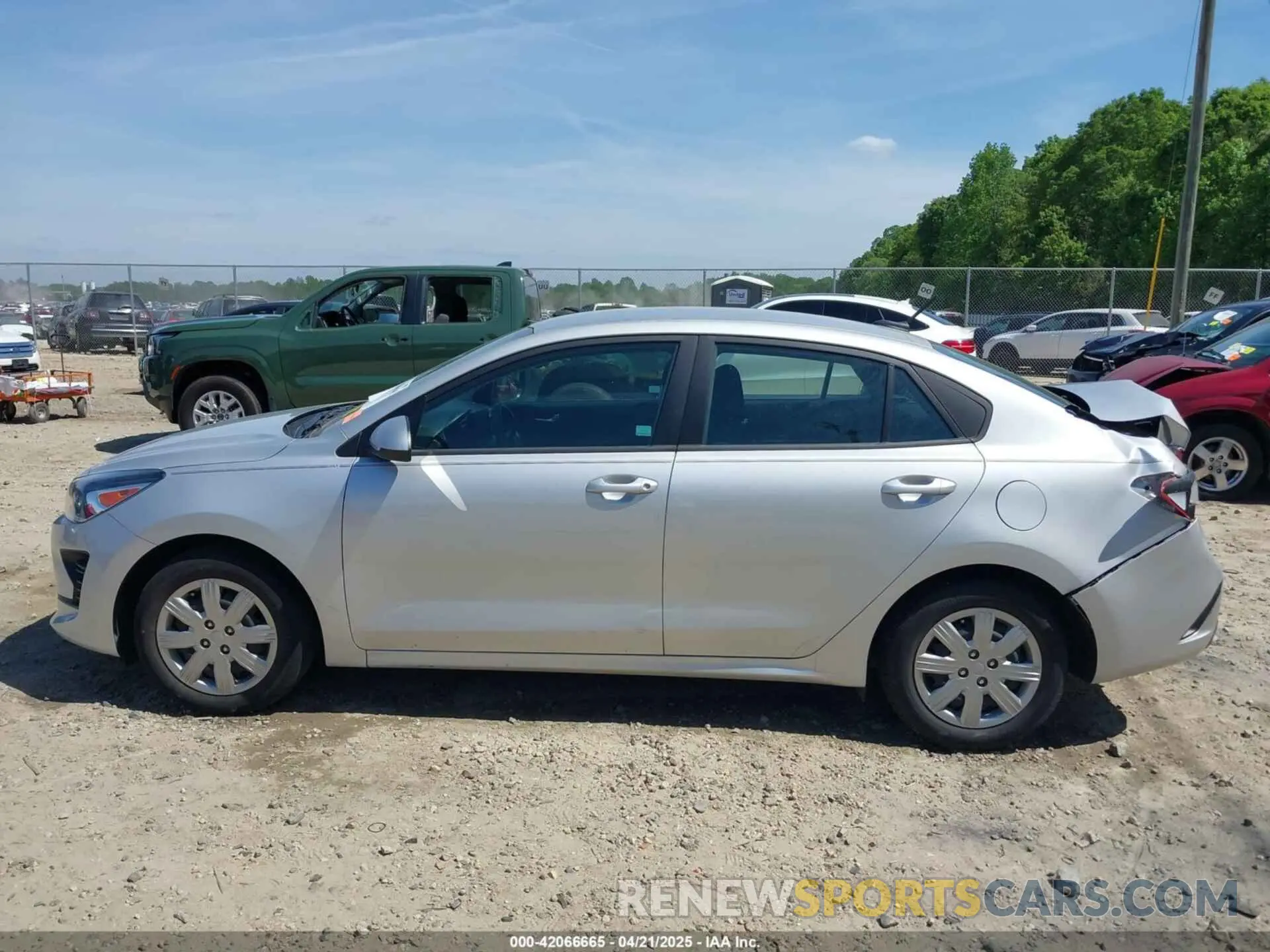 14 fotografías del automóvil dañado 3KPA24AD3NE487913 KIA RIO 2022