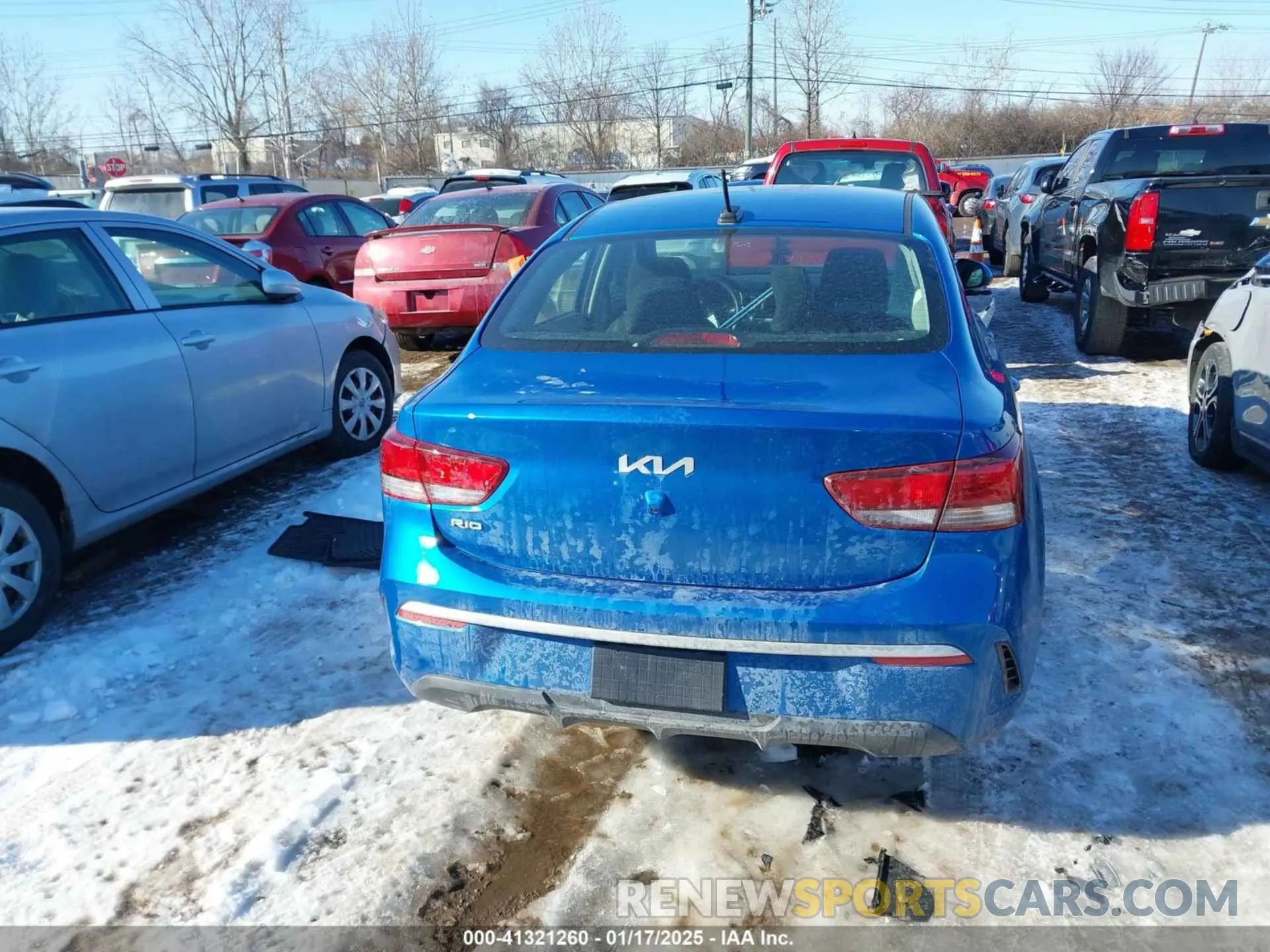 17 fotografías del automóvil dañado 3KPA24AD4NE478556 KIA RIO 2022