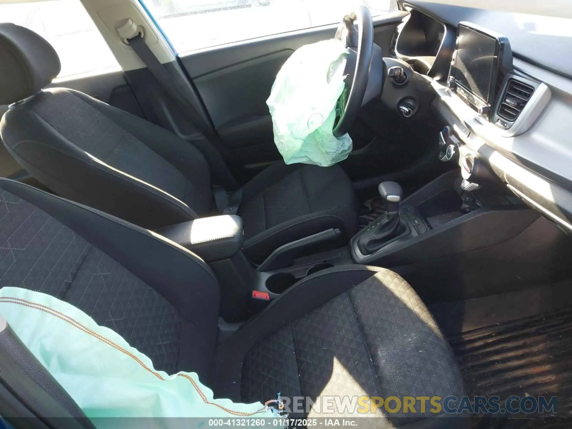 5 fotografías del automóvil dañado 3KPA24AD4NE478556 KIA RIO 2022