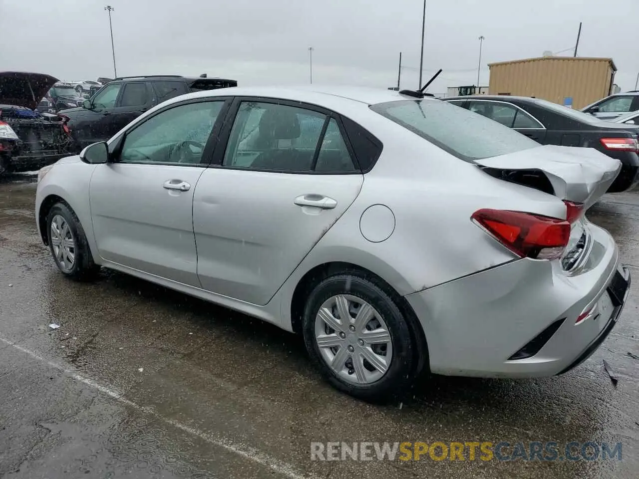 2 fotografías del automóvil dañado 3KPA24AD4NE480131 KIA RIO 2022