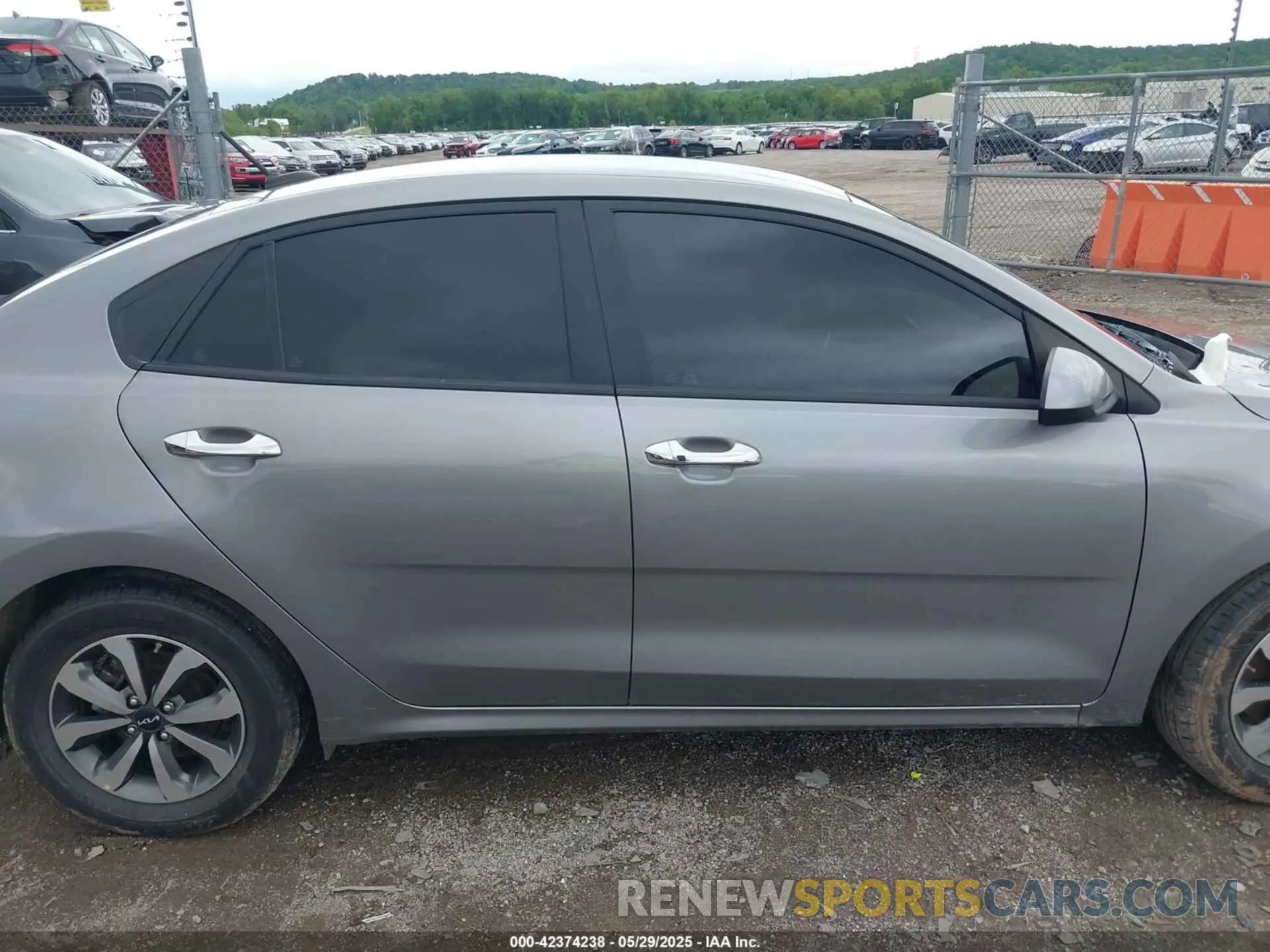 14 fotografías del automóvil dañado 3KPA24AD4NE481215 KIA RIO 2022