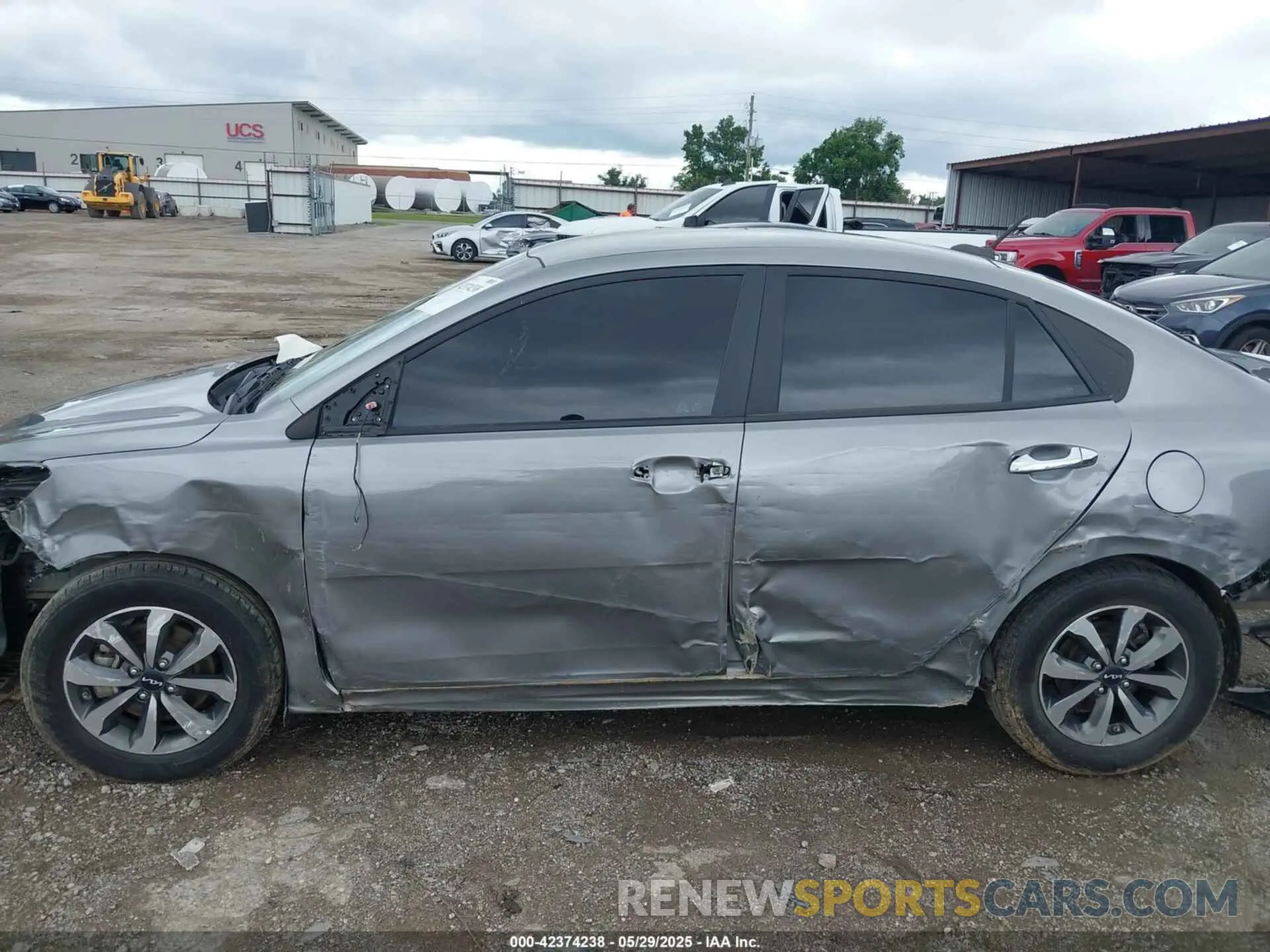 15 fotografías del automóvil dañado 3KPA24AD4NE481215 KIA RIO 2022