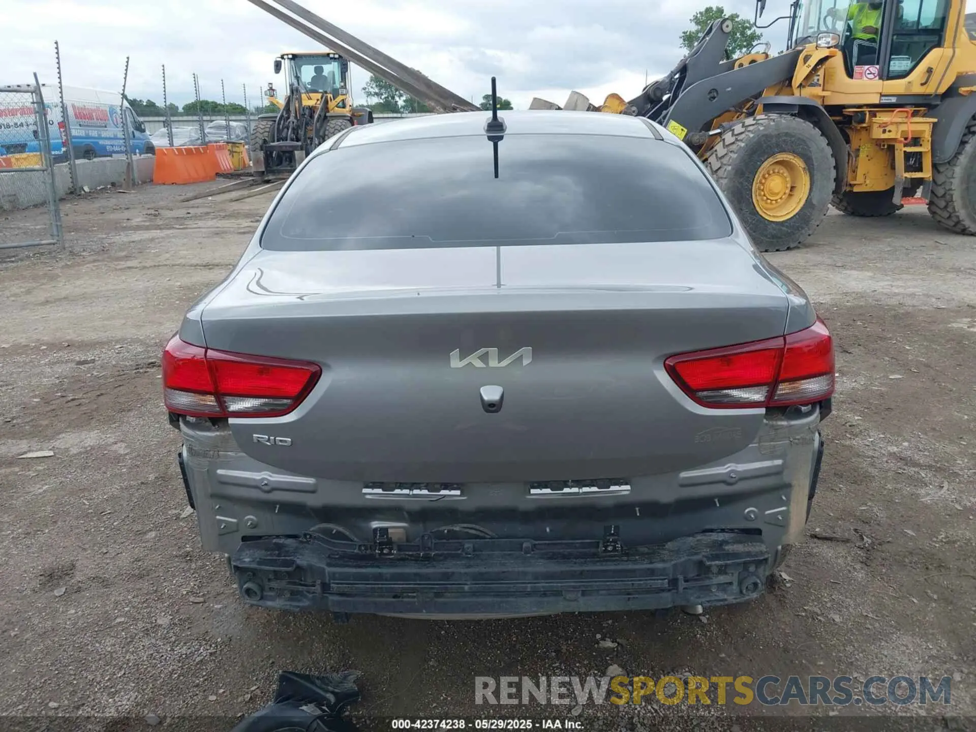 17 fotografías del automóvil dañado 3KPA24AD4NE481215 KIA RIO 2022