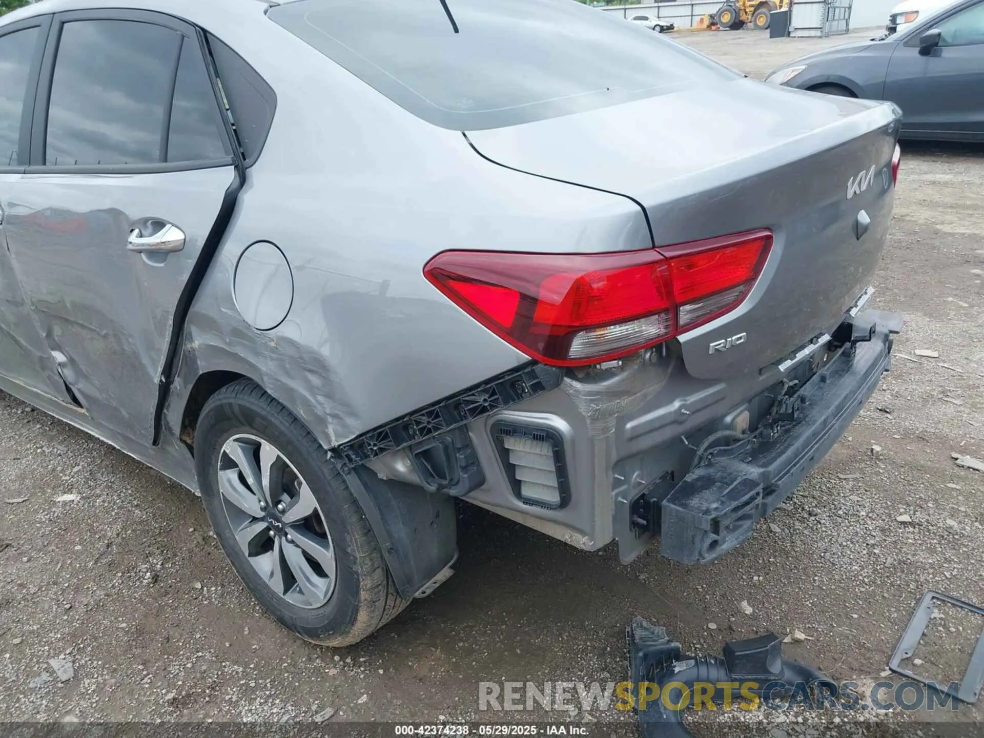 20 fotografías del automóvil dañado 3KPA24AD4NE481215 KIA RIO 2022