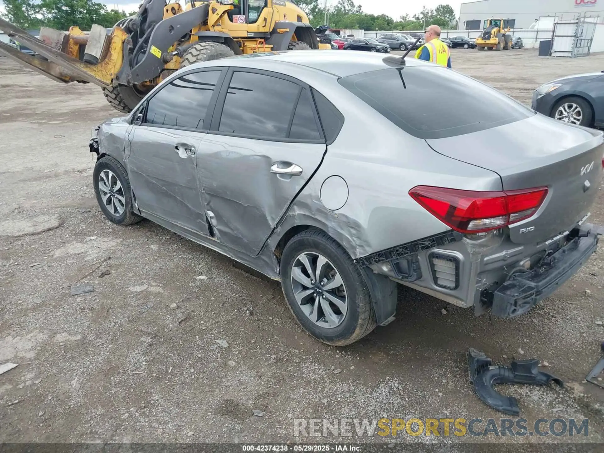 3 fotografías del automóvil dañado 3KPA24AD4NE481215 KIA RIO 2022