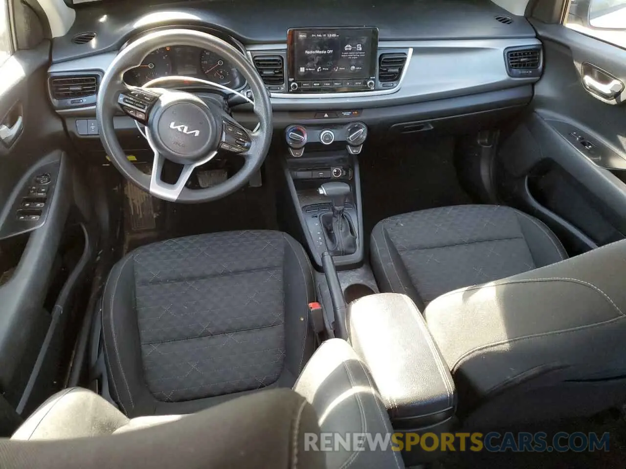 8 fotografías del automóvil dañado 3KPA24AD6NE476064 KIA RIO 2022