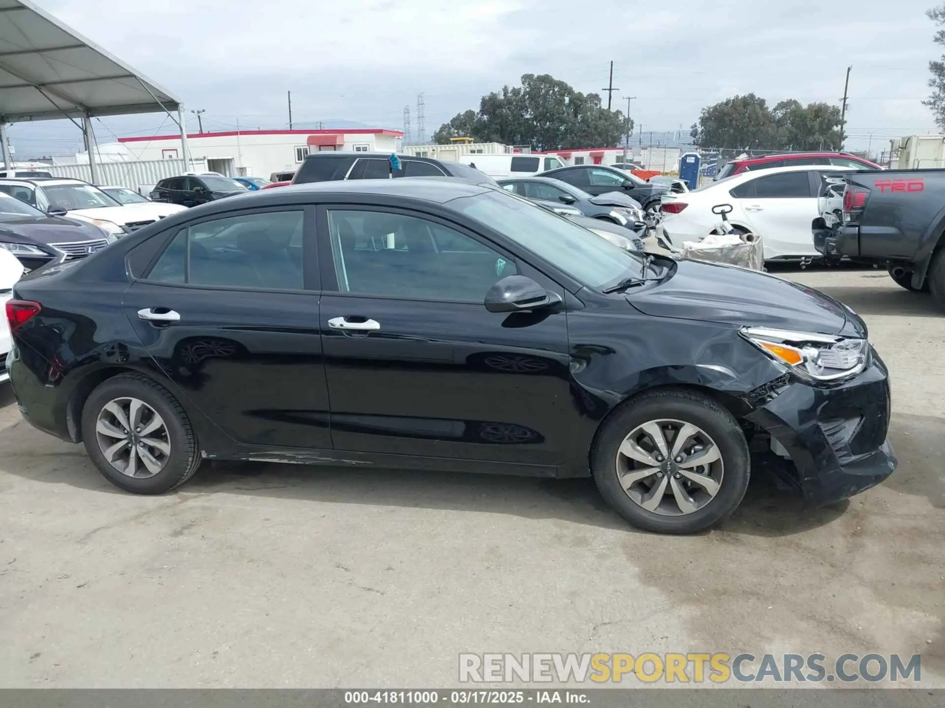 13 fotografías del automóvil dañado 3KPA24AD8NE453885 KIA RIO 2022