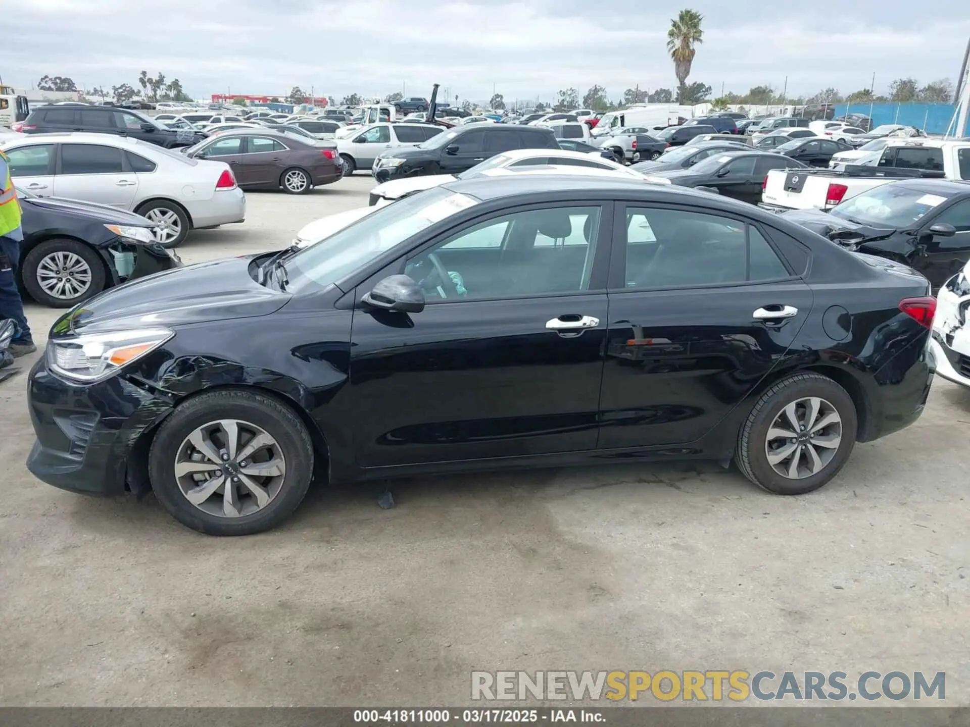14 fotografías del automóvil dañado 3KPA24AD8NE453885 KIA RIO 2022