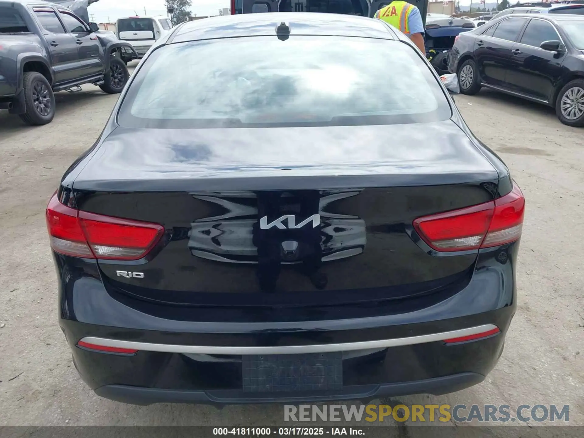 16 fotografías del automóvil dañado 3KPA24AD8NE453885 KIA RIO 2022