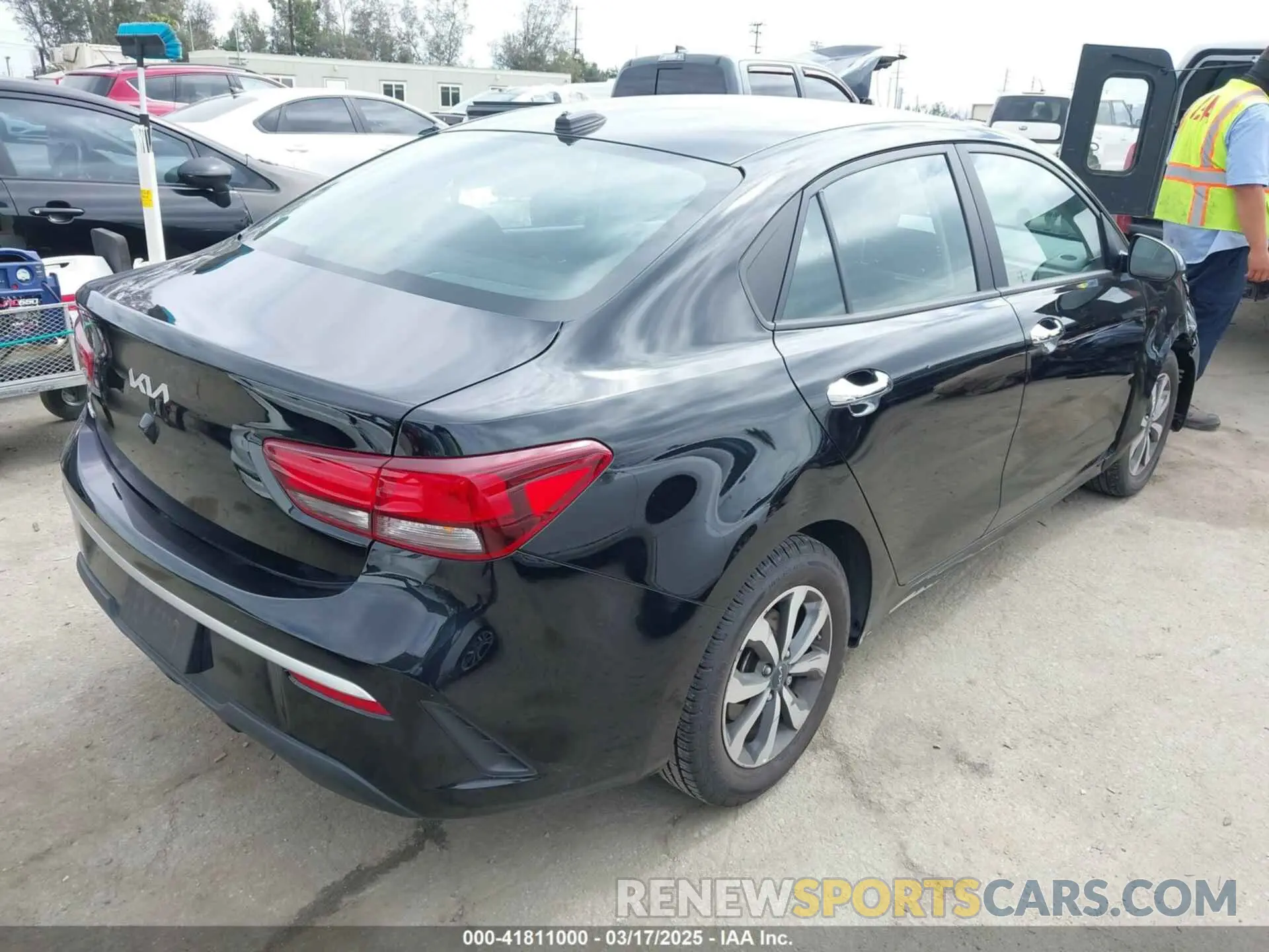 4 fotografías del automóvil dañado 3KPA24AD8NE453885 KIA RIO 2022