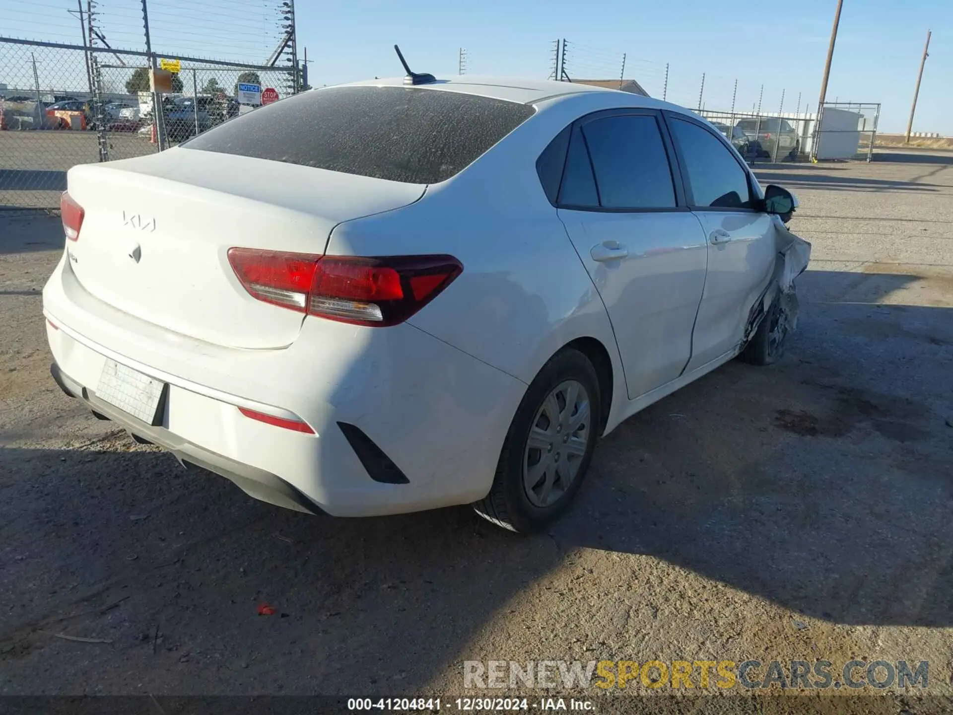 4 fotografías del automóvil dañado 3KPA24AD8NE496381 KIA RIO 2022