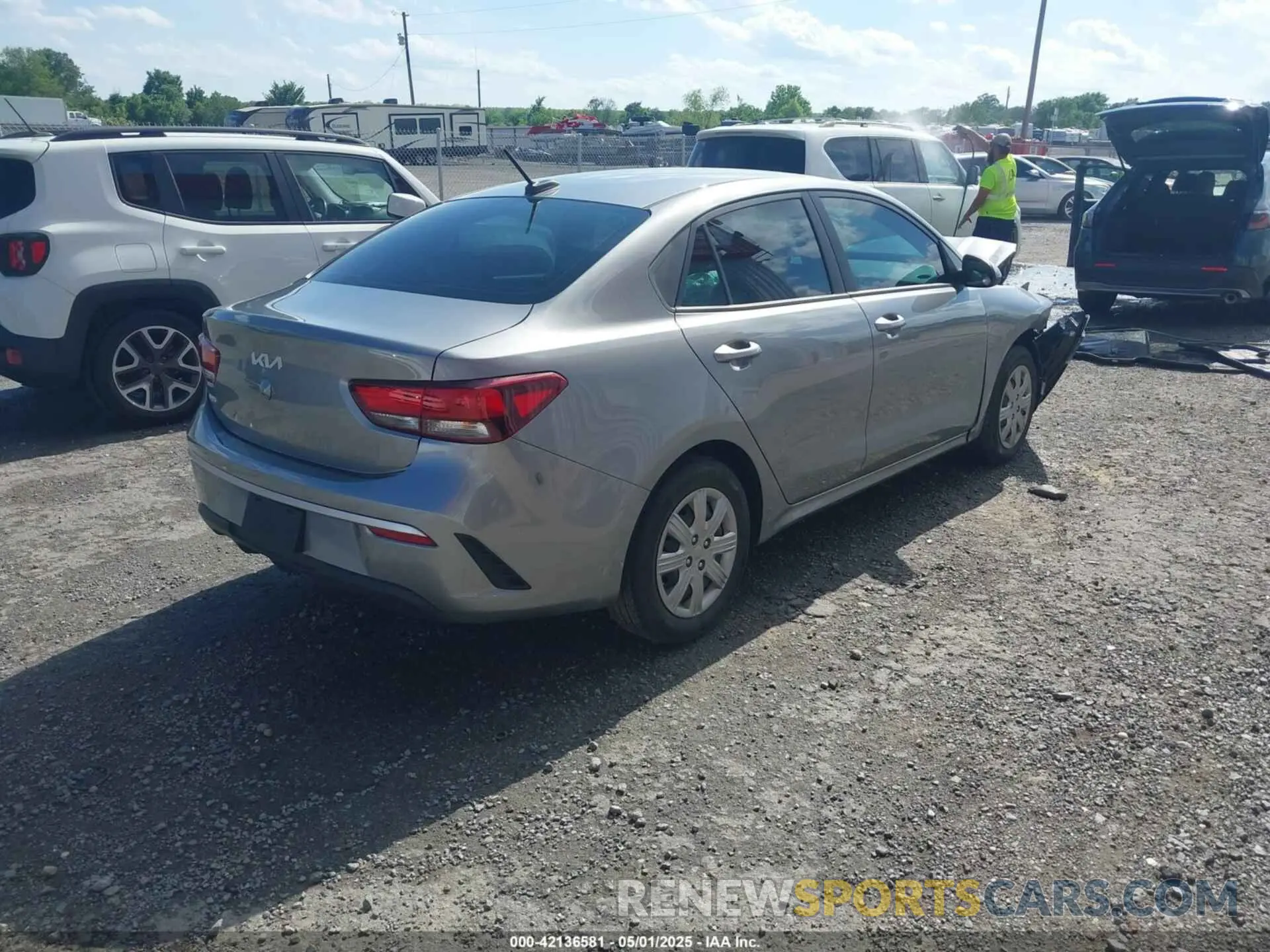4 fotografías del automóvil dañado 3KPA24AD9NE488029 KIA RIO 2022