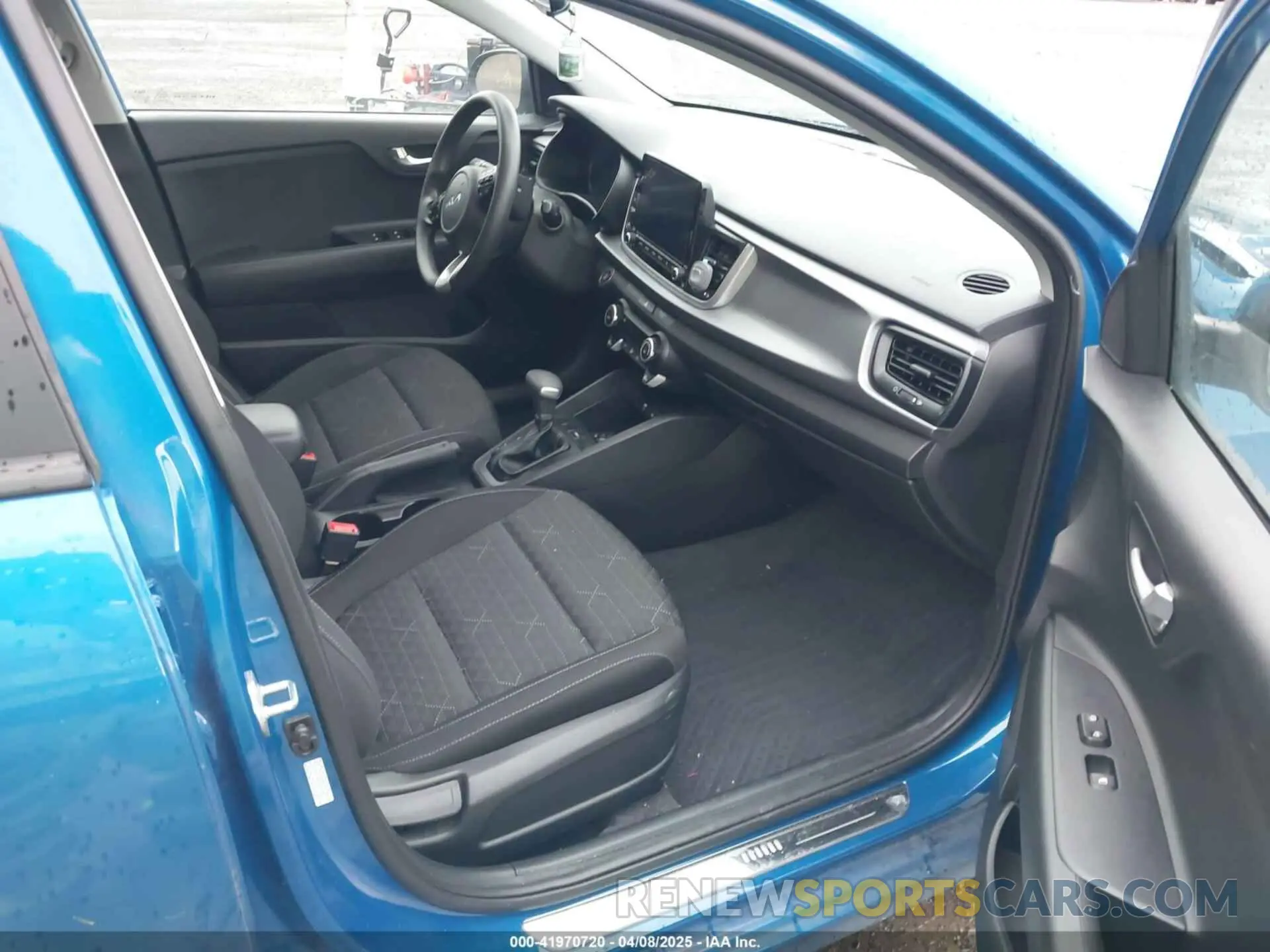 5 fotografías del automóvil dañado 3KPA24AD9NE508022 KIA RIO 2022