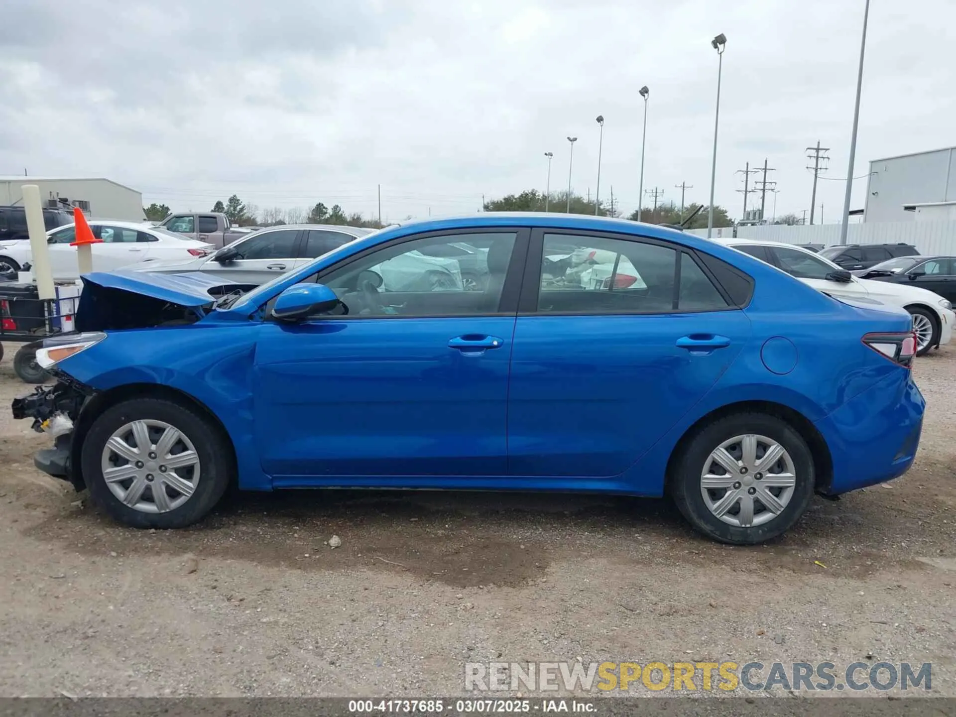 14 fotografías del automóvil dañado 3KPA24ADXNE508756 KIA RIO 2022
