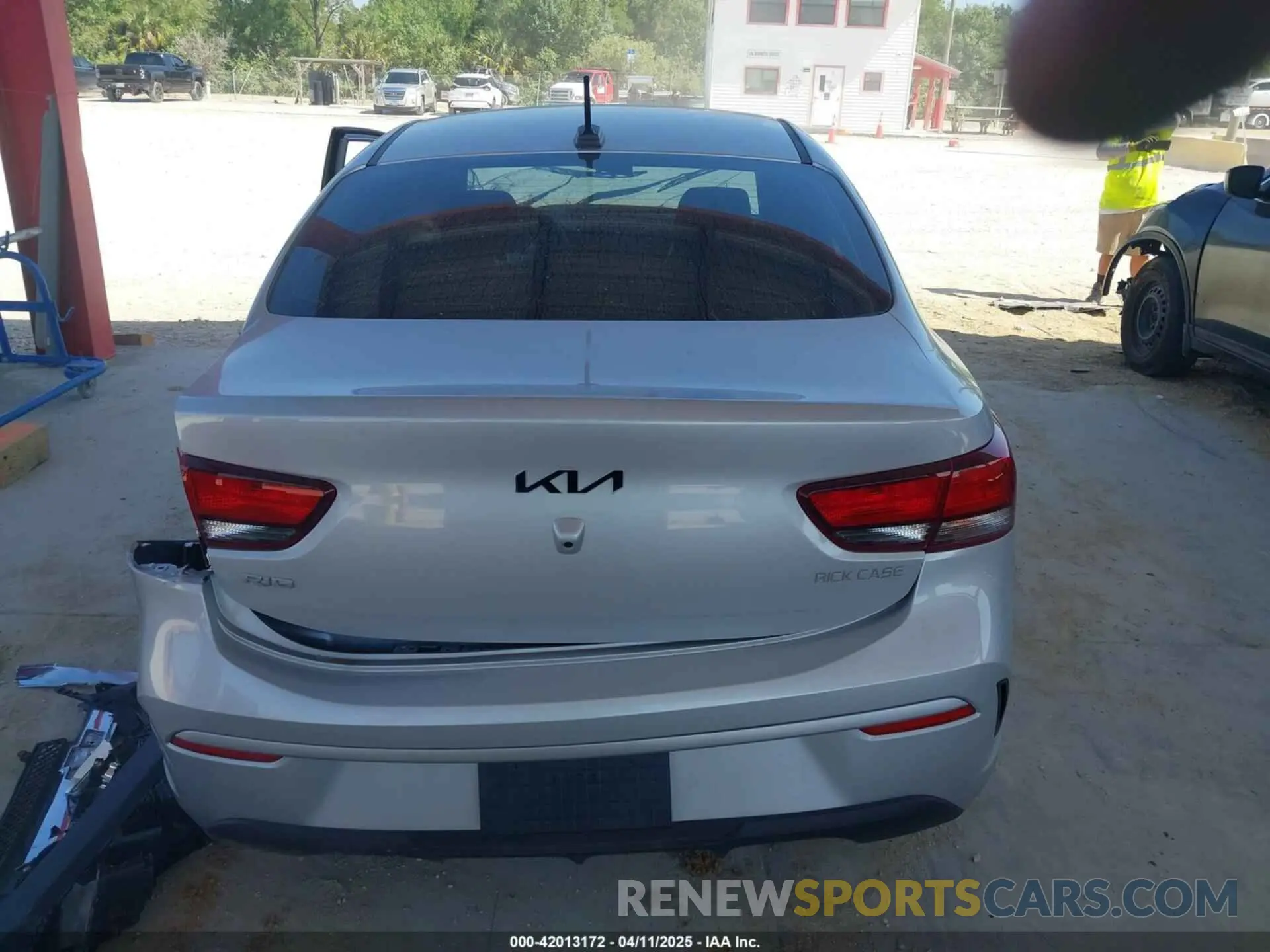 16 fotografías del automóvil dañado 3KPA24AD0PE521437 KIA RIO 2023