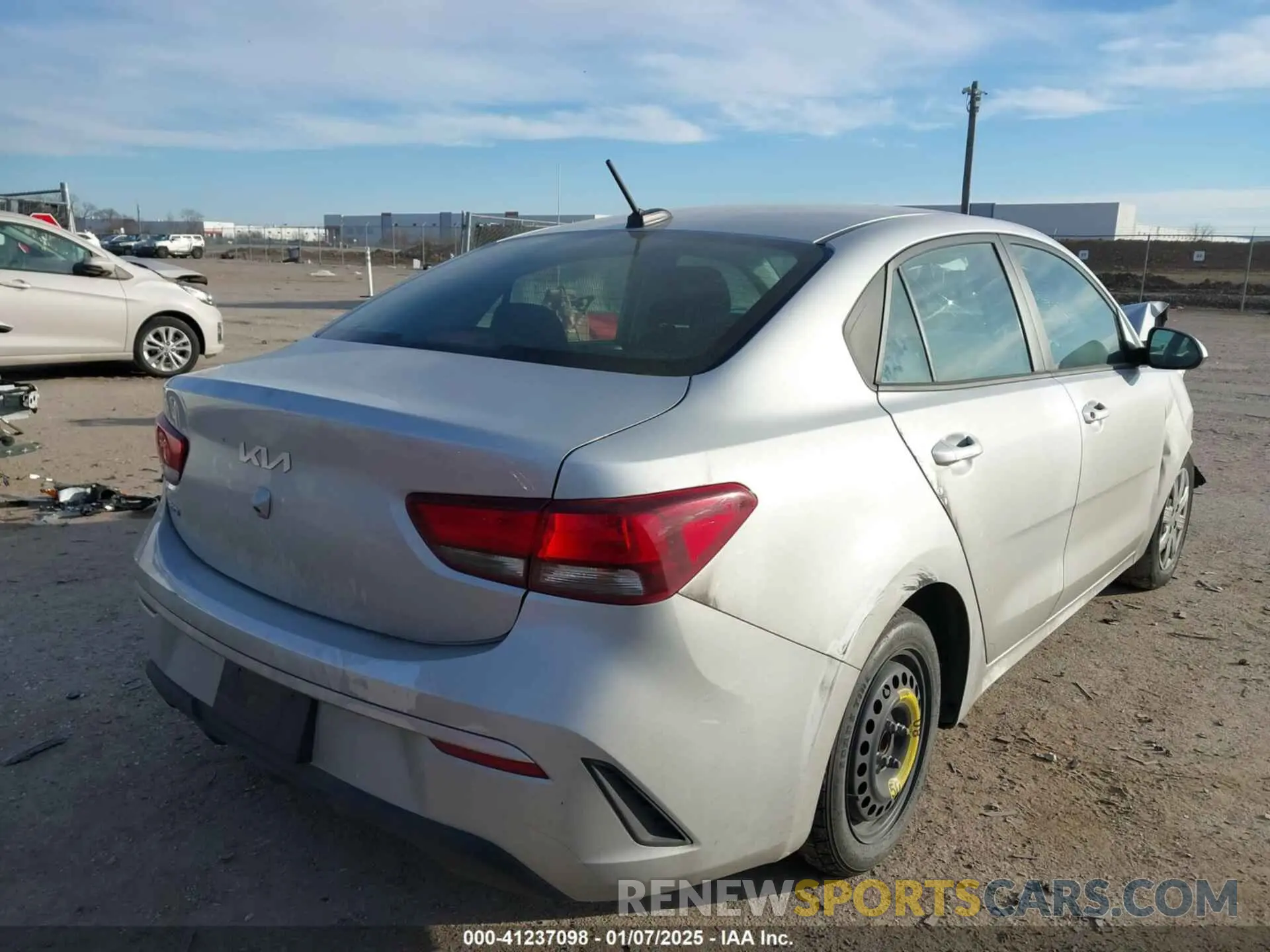 4 fotografías del automóvil dañado 3KPA24AD2PE573121 KIA RIO 2023