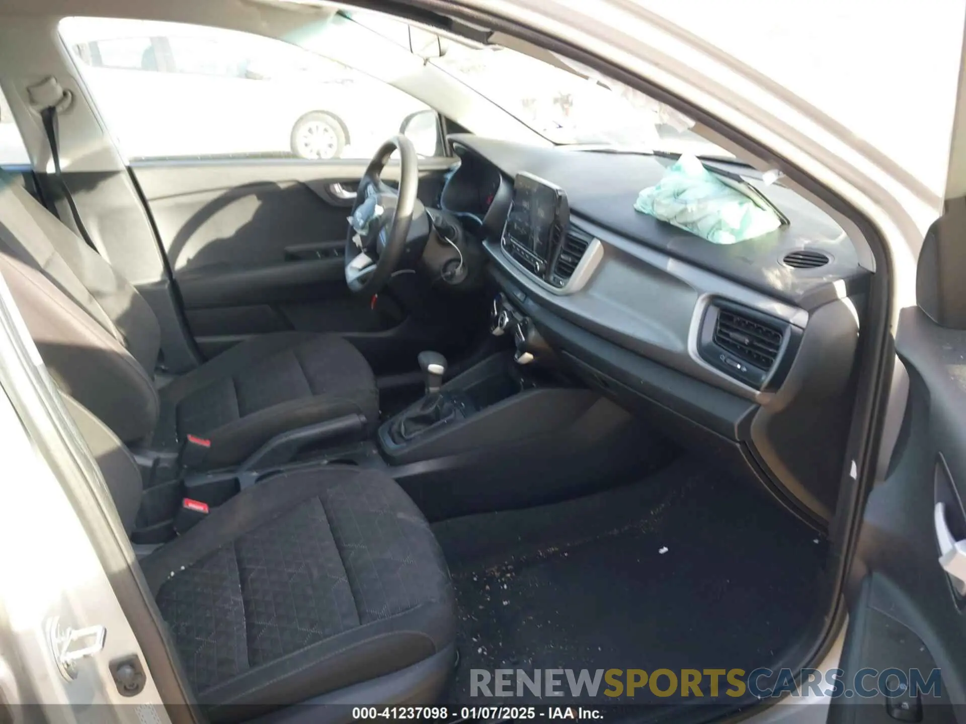 5 fotografías del automóvil dañado 3KPA24AD2PE573121 KIA RIO 2023