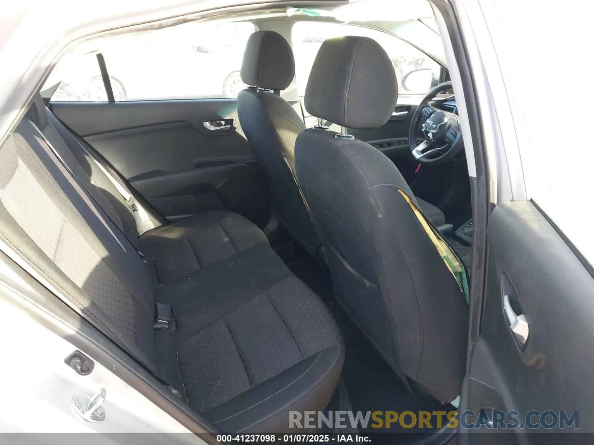 8 fotografías del automóvil dañado 3KPA24AD2PE573121 KIA RIO 2023