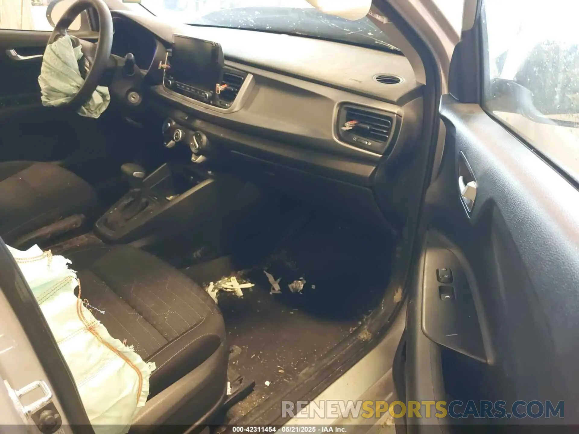 5 fotografías del automóvil dañado 3KPA24AD3PE556649 KIA RIO 2023