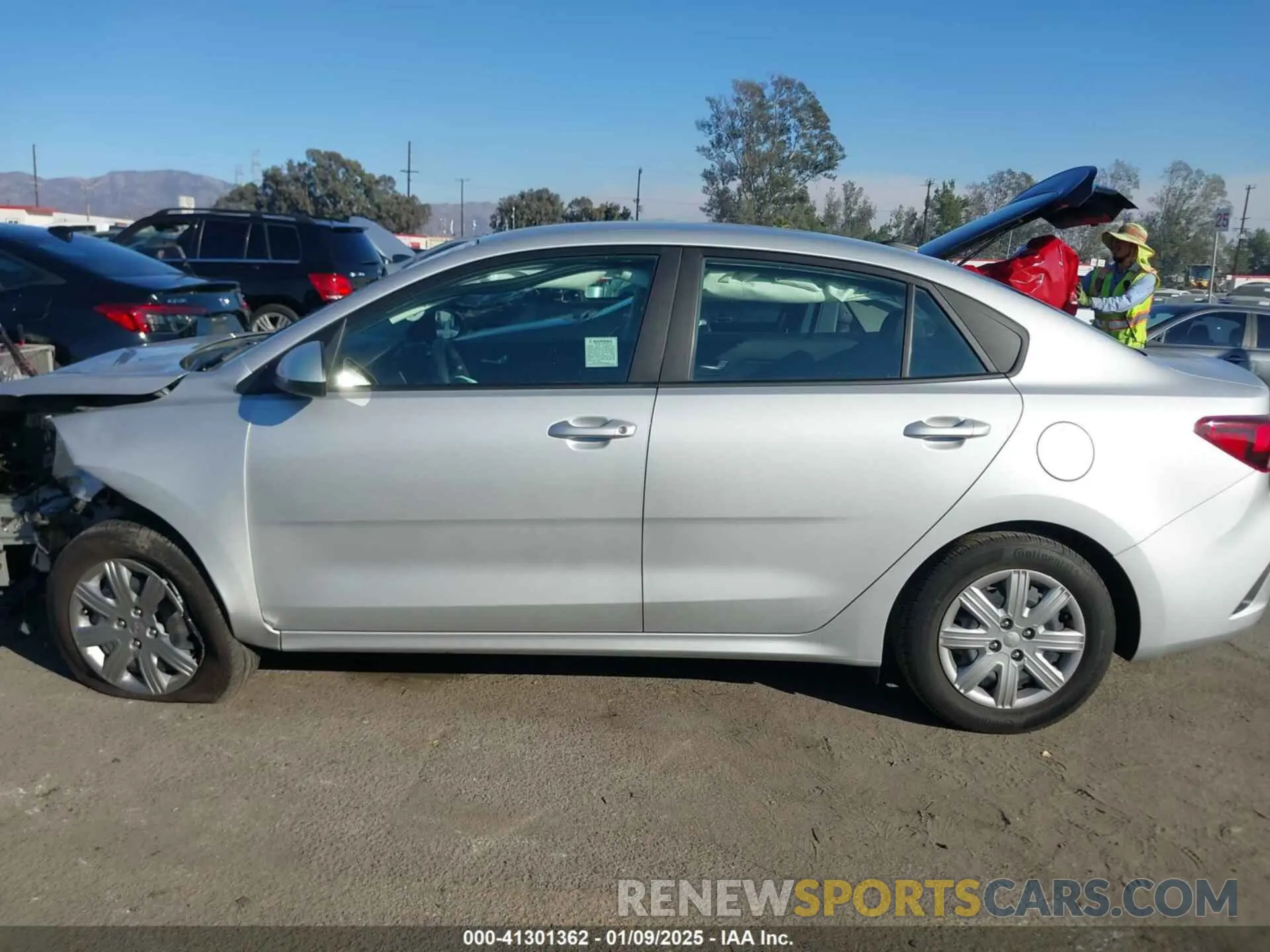 14 fotografías del automóvil dañado 3KPA24AD4PE518136 KIA RIO 2023
