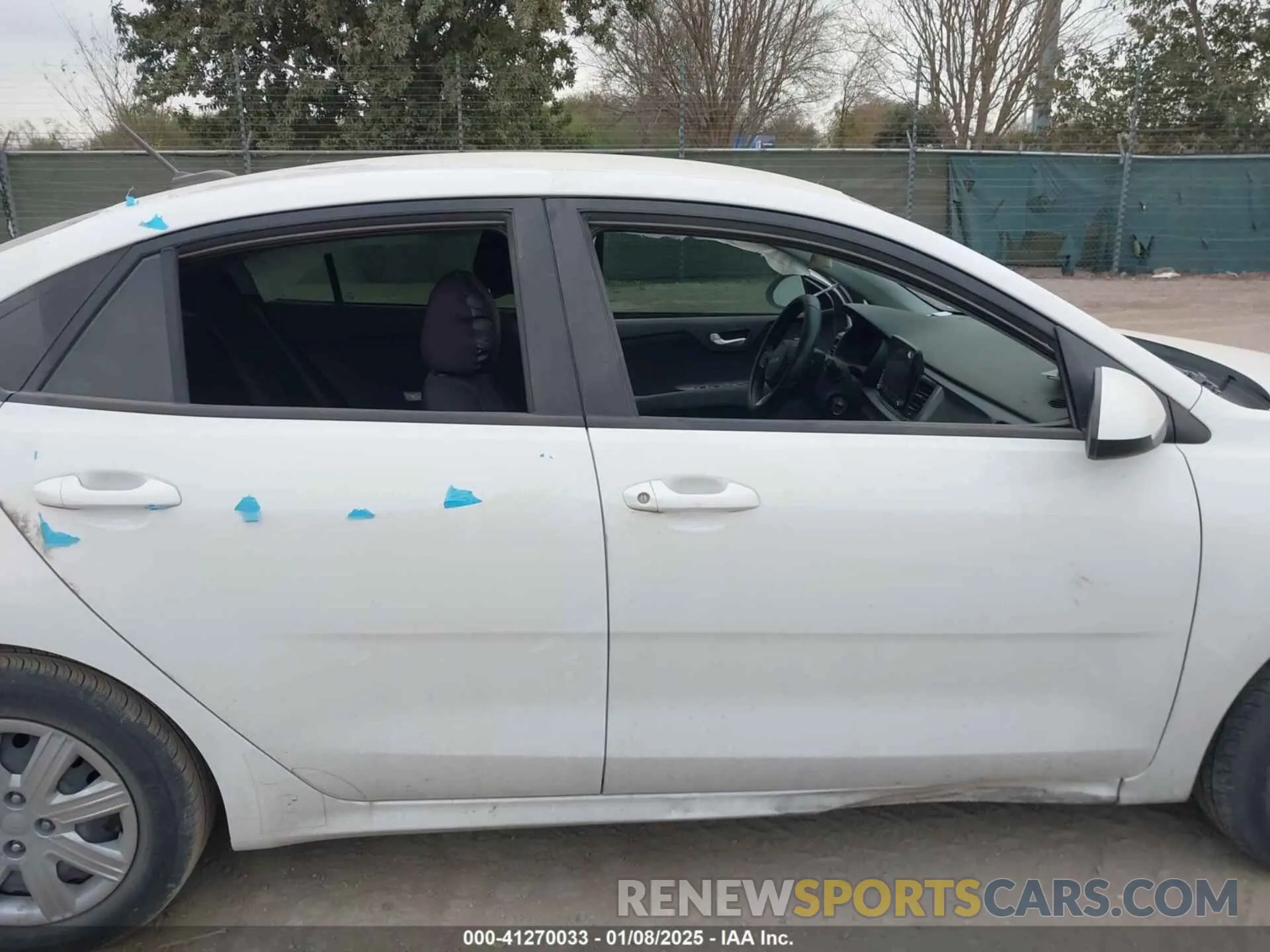 13 fotografías del automóvil dañado 3KPA24AD4PE554165 KIA RIO 2023