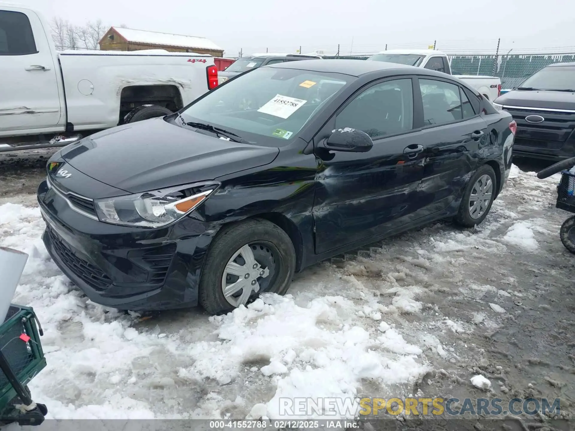 2 fotografías del automóvil dañado 3KPA24AD4PE562234 KIA RIO 2023