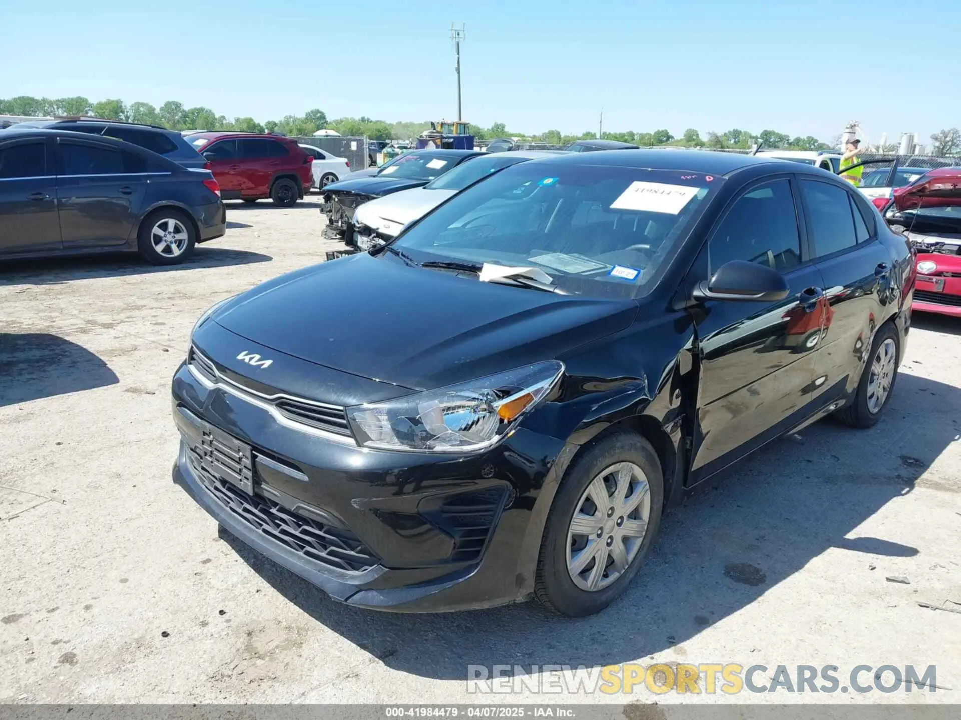 2 fotografías del automóvil dañado 3KPA24AD4PE578904 KIA RIO 2023