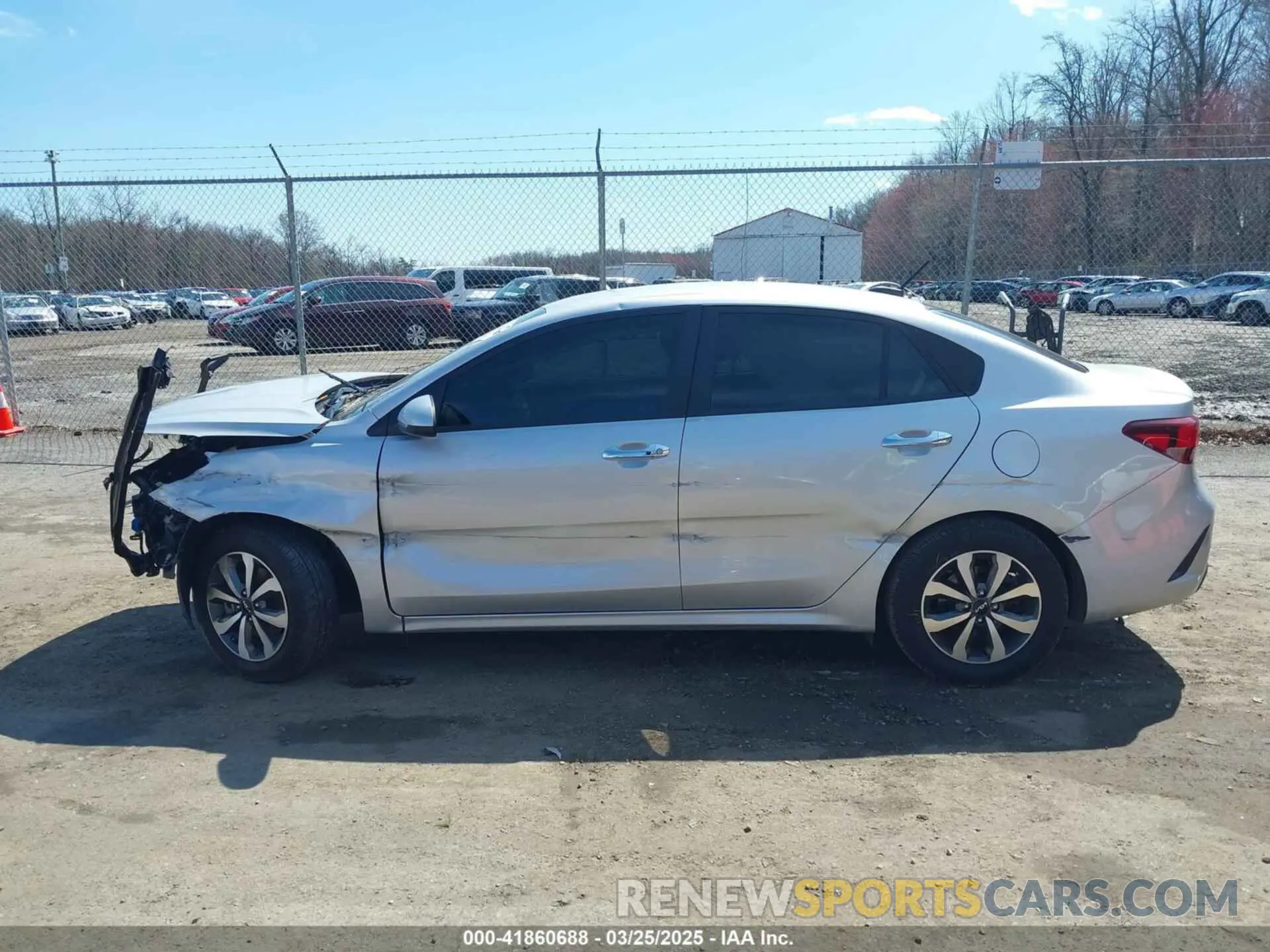 13 fotografías del automóvil dañado 3KPA24AD4PE602411 KIA RIO 2023