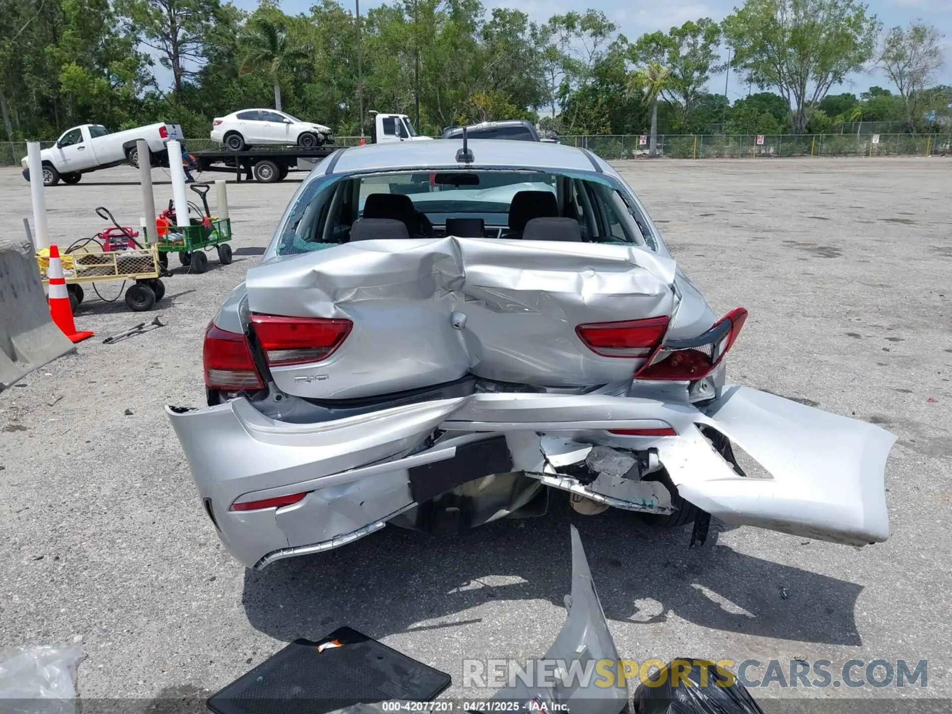 16 fotografías del automóvil dañado 3KPA24AD4PE604207 KIA RIO 2023