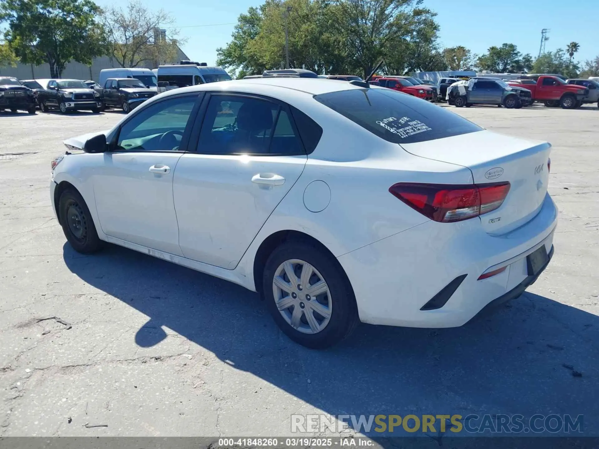 3 fotografías del automóvil dañado 3KPA24AD4PE616342 KIA RIO 2023