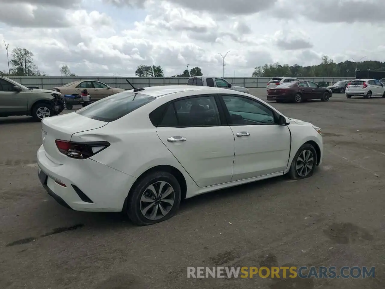 3 fotografías del automóvil dañado 3KPA24AD5PE520235 KIA RIO 2023