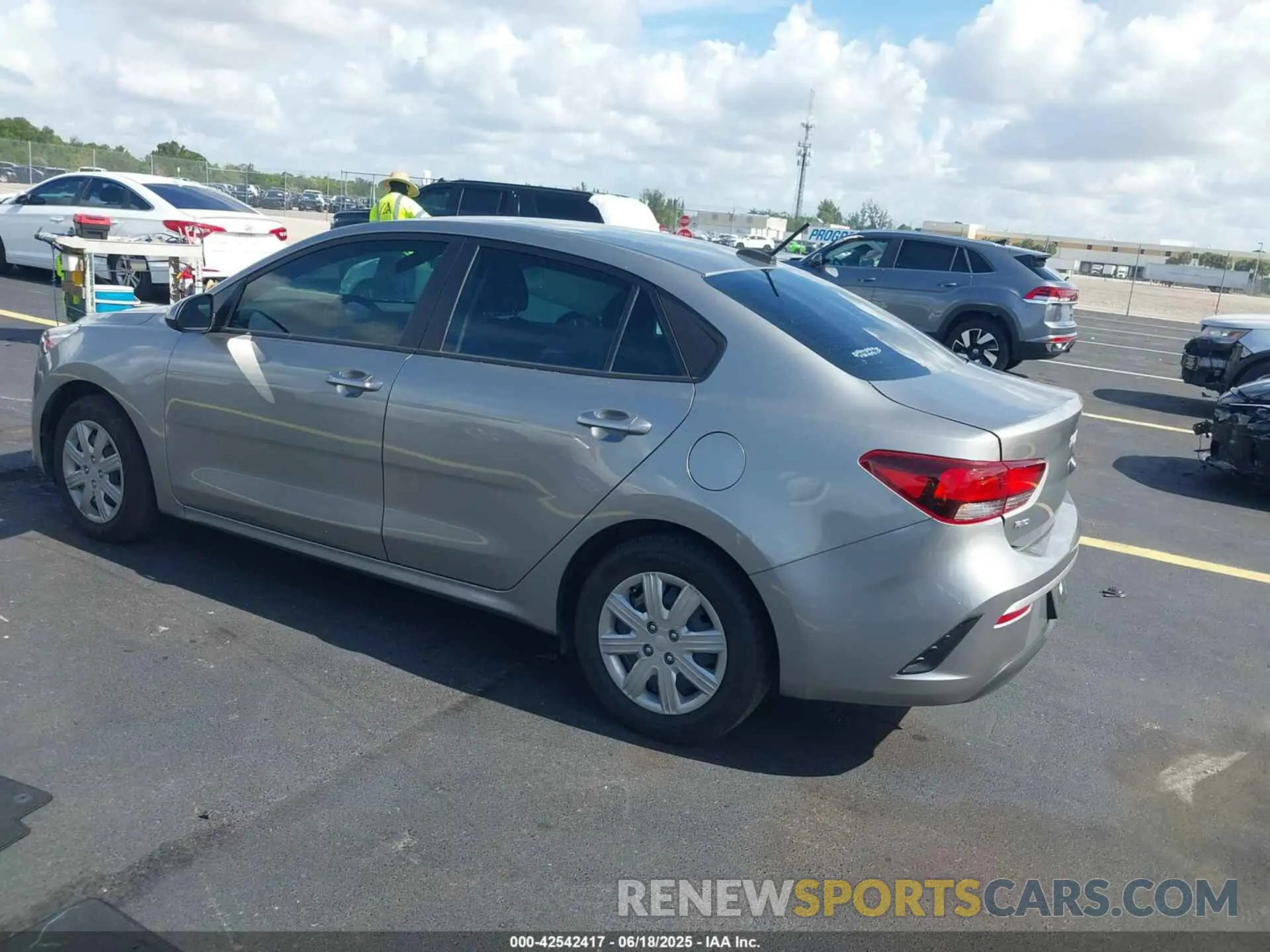 3 fotografías del automóvil dañado 3KPA24AD5PE565384 KIA RIO 2023