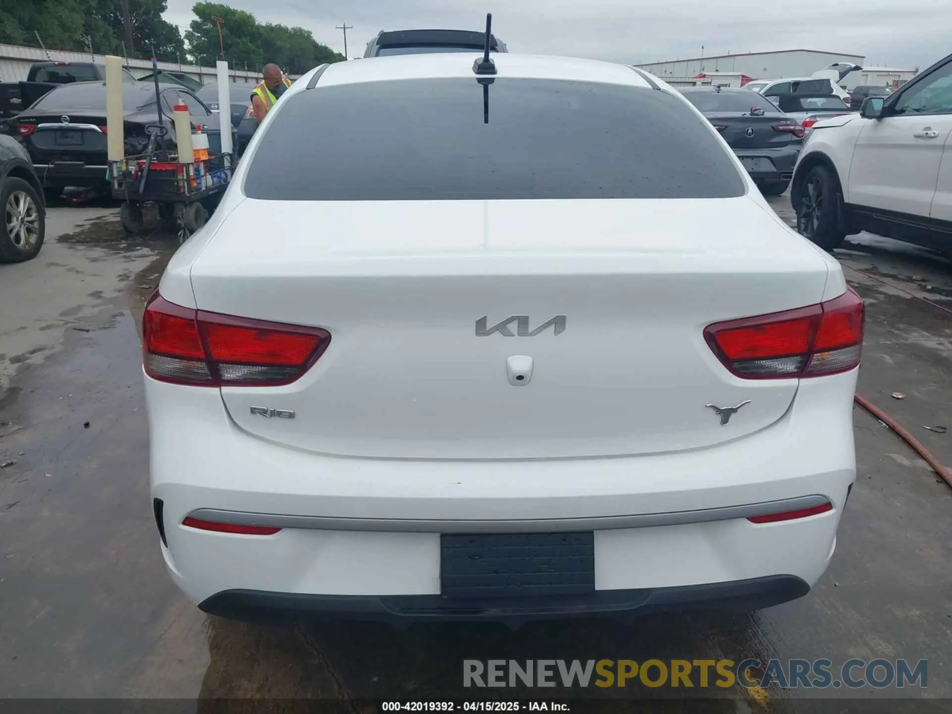 17 fotografías del automóvil dañado 3KPA24AD5PE588003 KIA RIO 2023