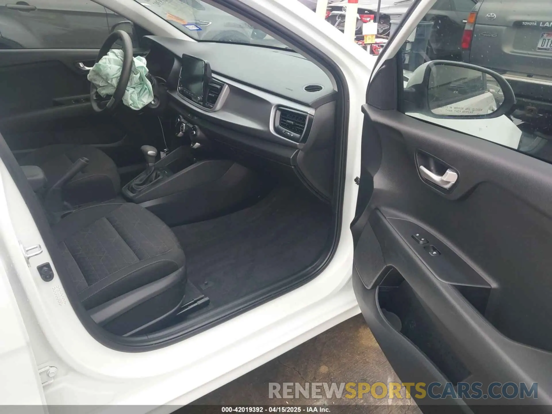 5 fotografías del automóvil dañado 3KPA24AD5PE588003 KIA RIO 2023