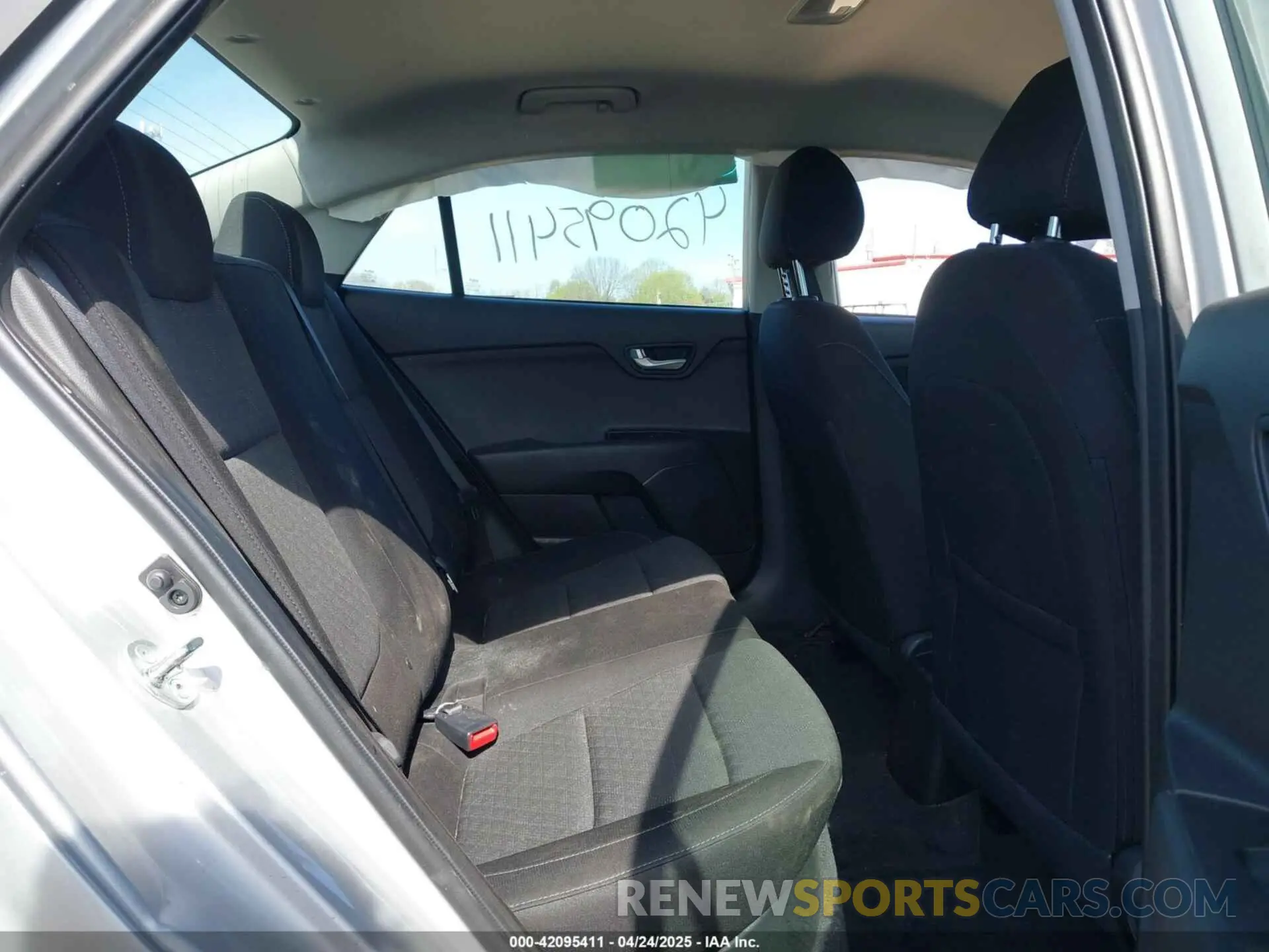 8 fotografías del automóvil dañado 3KPA24AD5PE627642 KIA RIO 2023