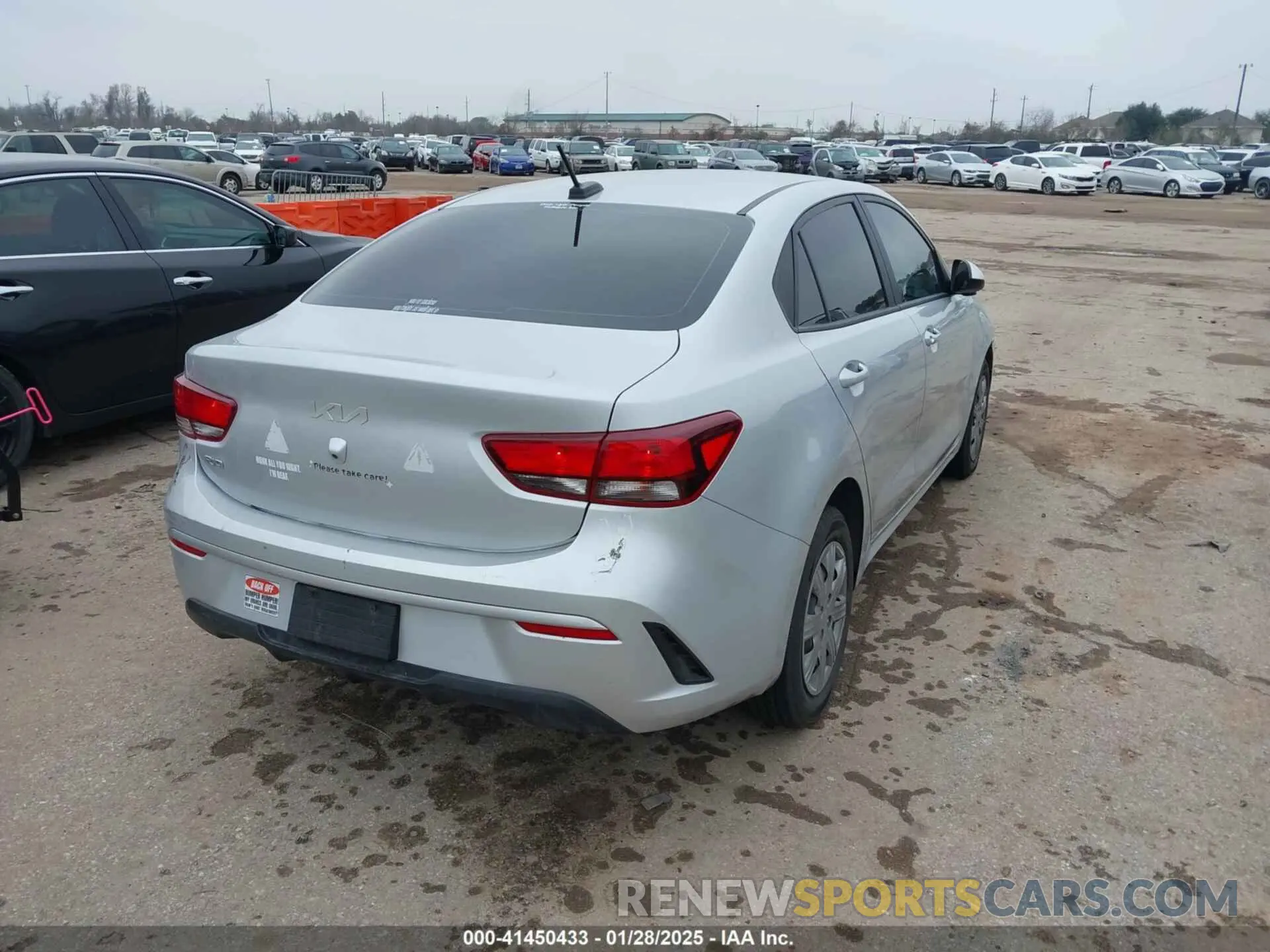 4 fotografías del automóvil dañado 3KPA24AD6PE575230 KIA RIO 2023