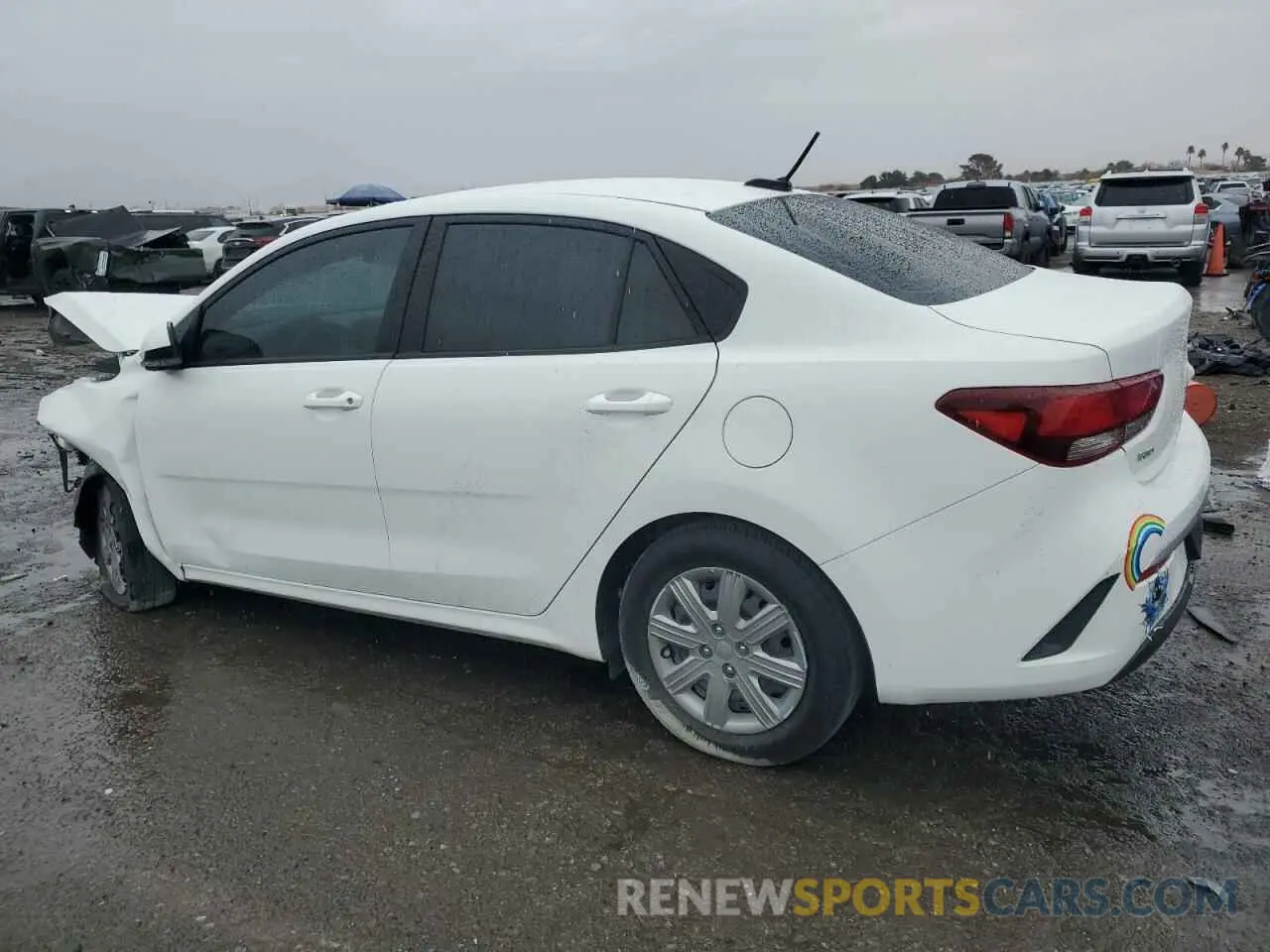 2 fotografías del automóvil dañado 3KPA24AD6PE589628 KIA RIO 2023