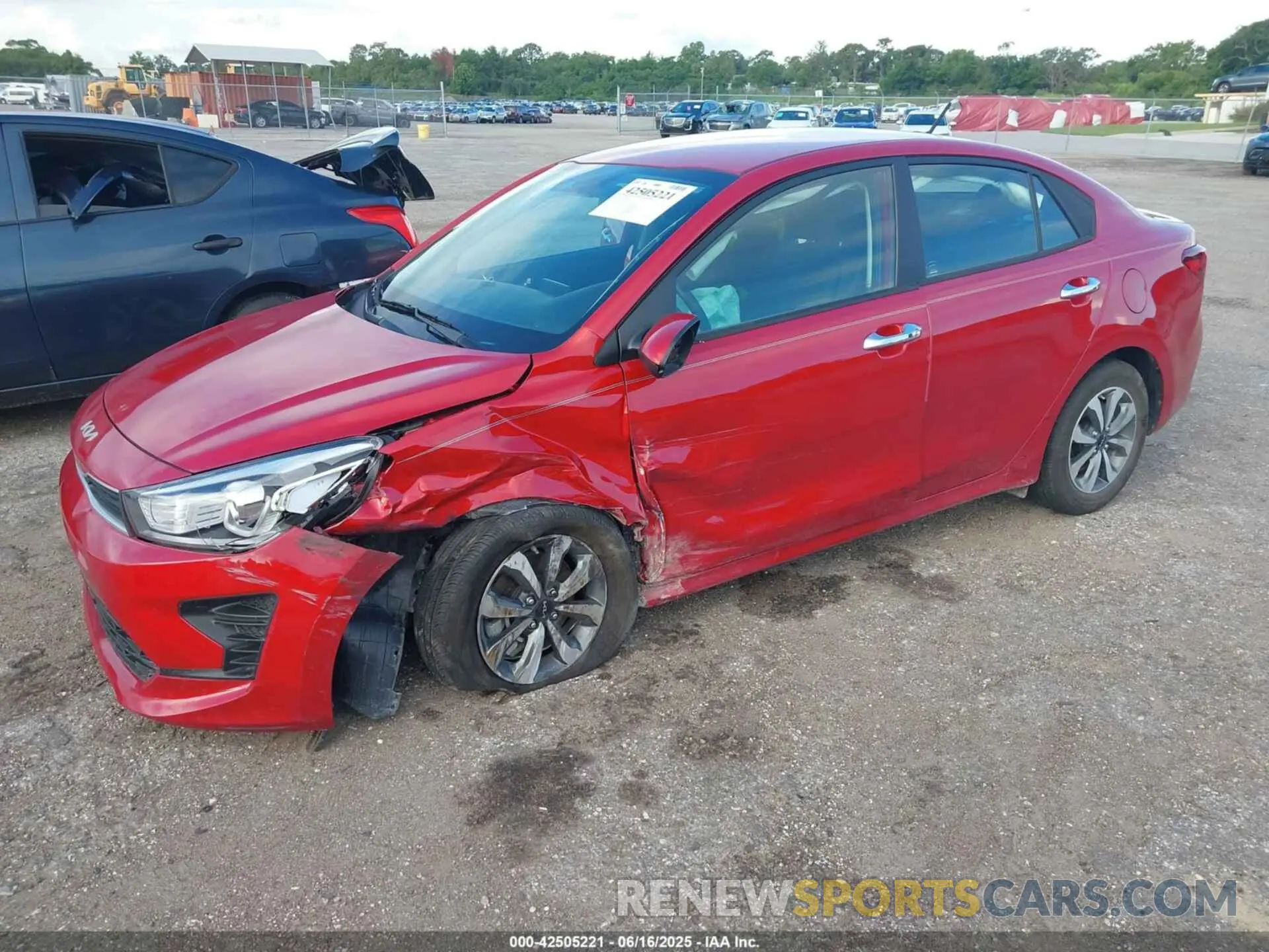 2 fotografías del automóvil dañado 3KPA24AD7PE617601 KIA RIO 2023
