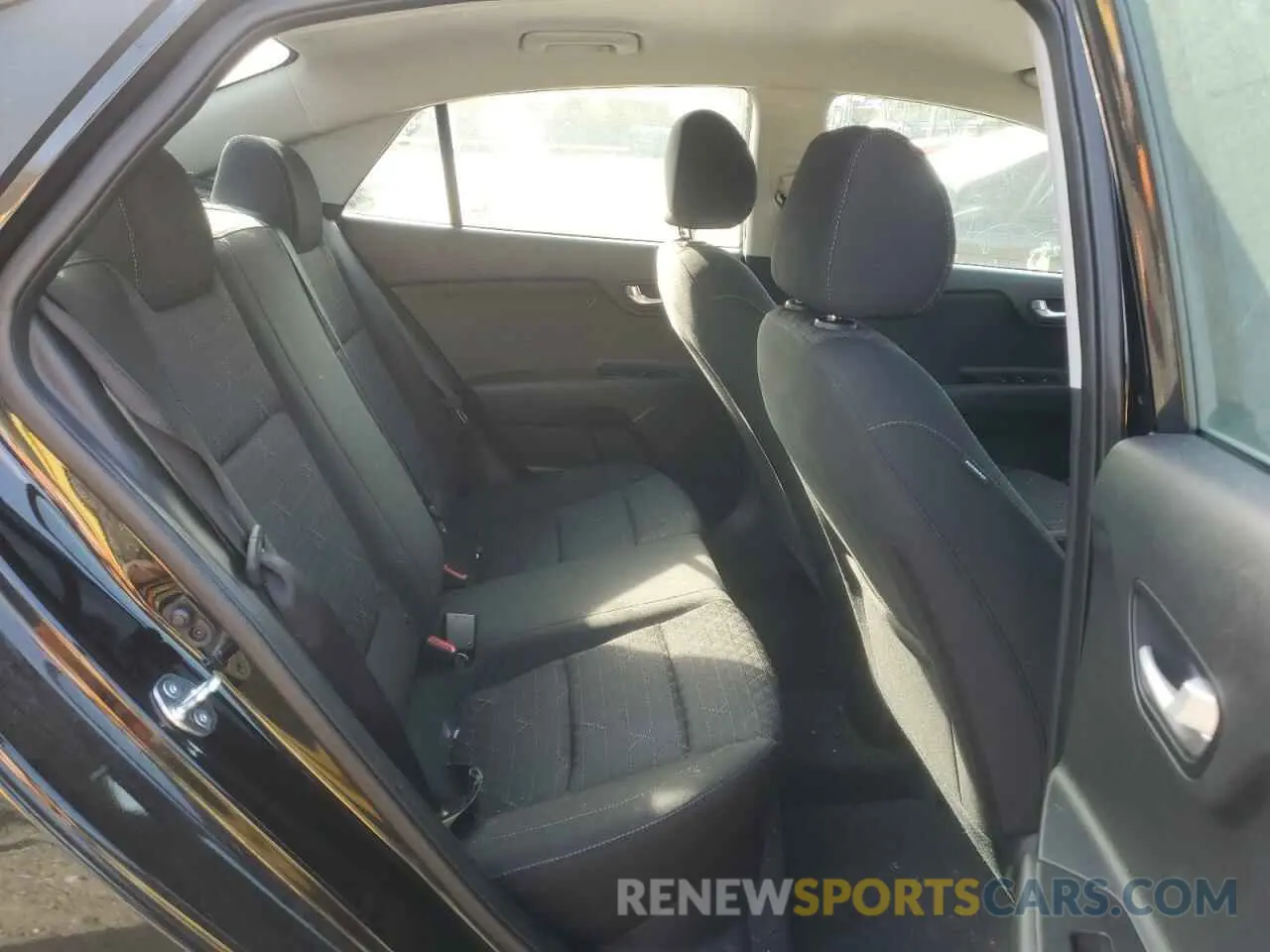 10 fotografías del automóvil dañado 3KPA24AD7PE625410 KIA RIO 2023