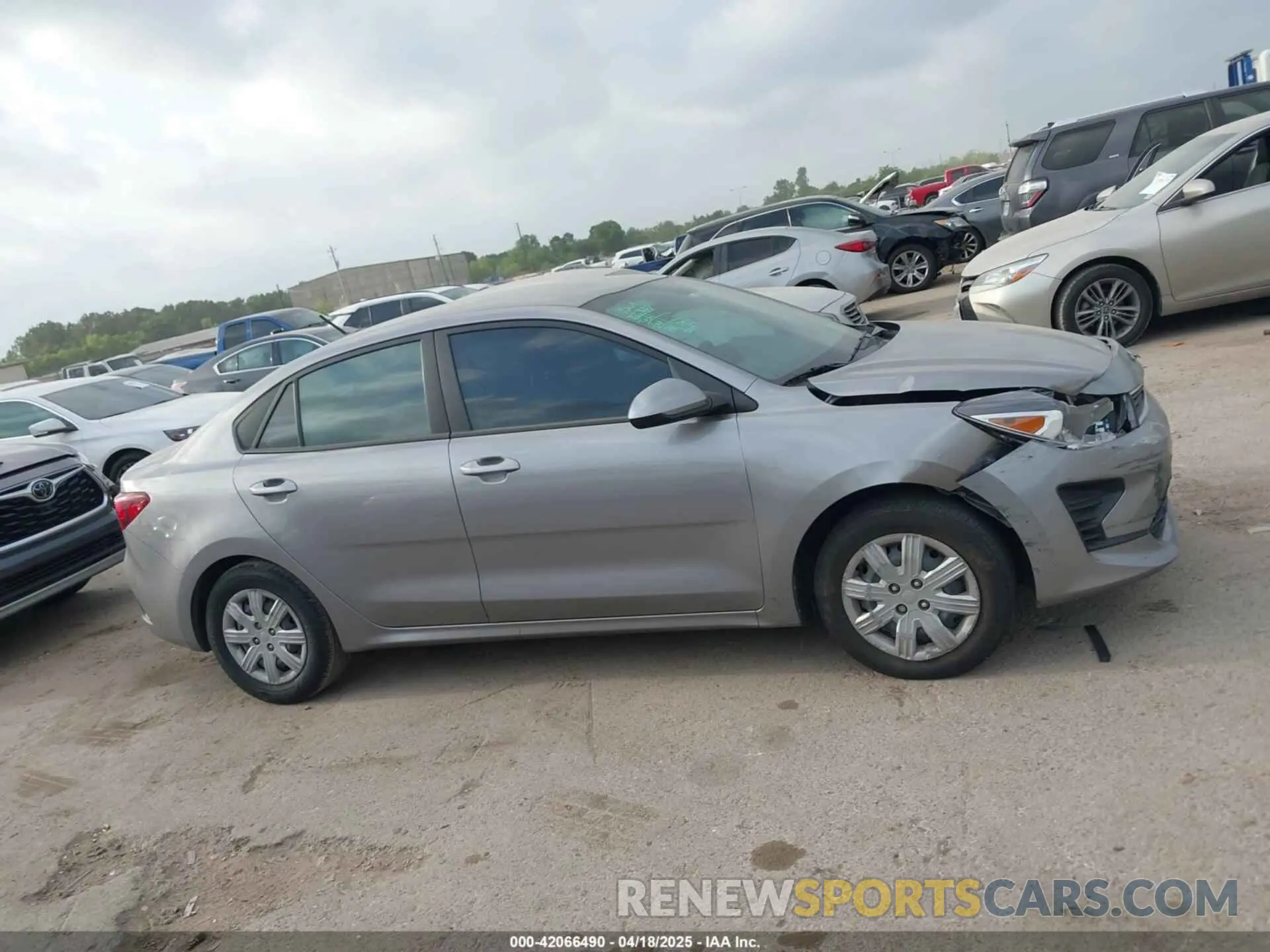 13 fotografías del automóvil dañado 3KPA24AD9PE525759 KIA RIO 2023