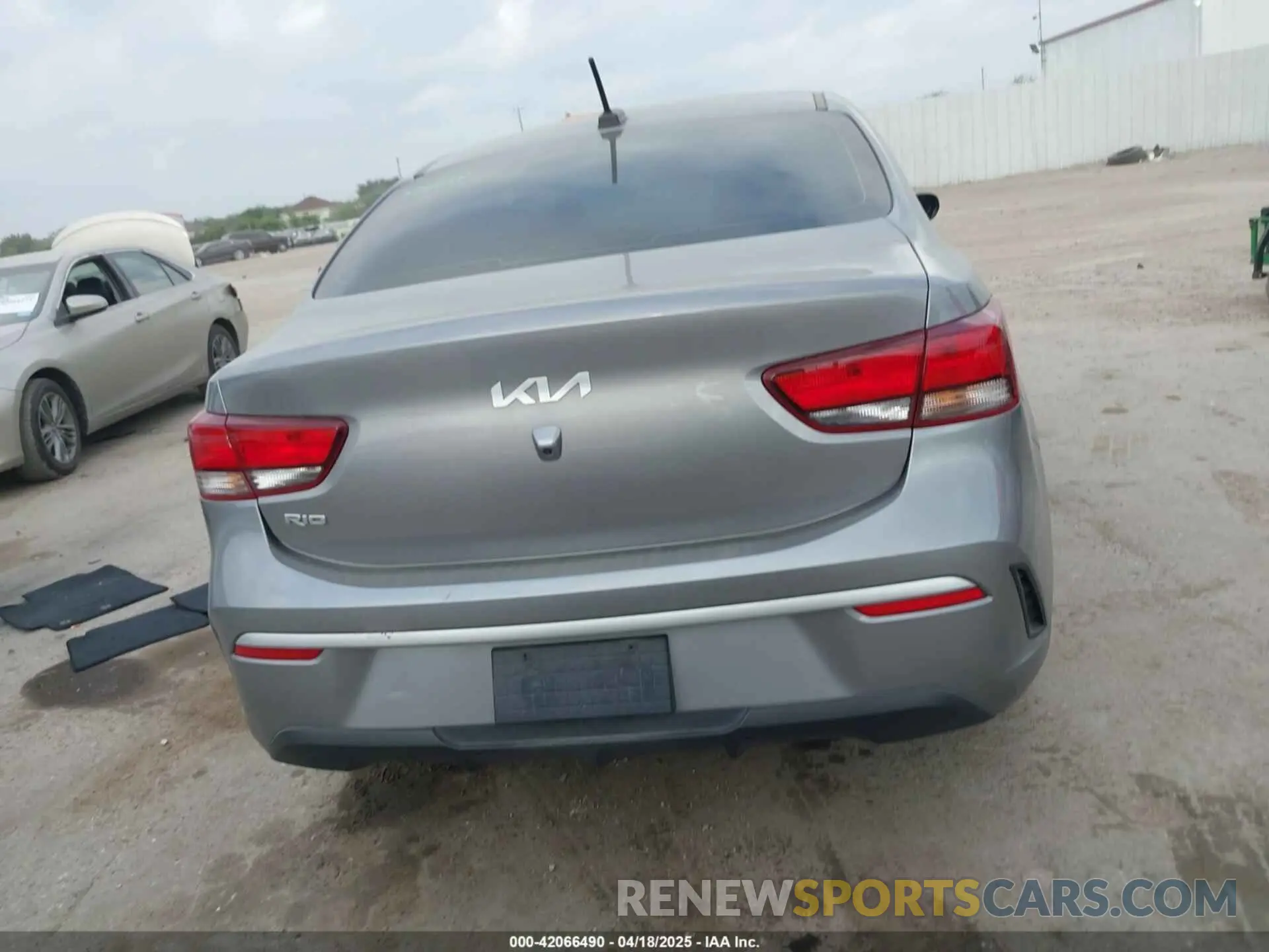 16 fotografías del automóvil dañado 3KPA24AD9PE525759 KIA RIO 2023