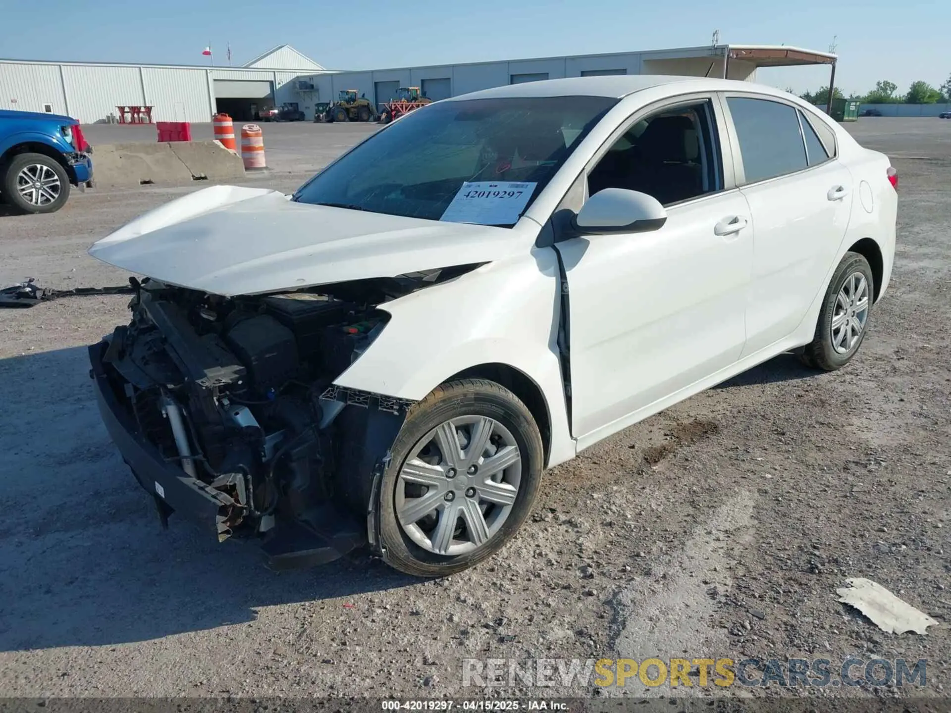 2 fotografías del automóvil dañado 3KPA24AD9PE598789 KIA RIO 2023